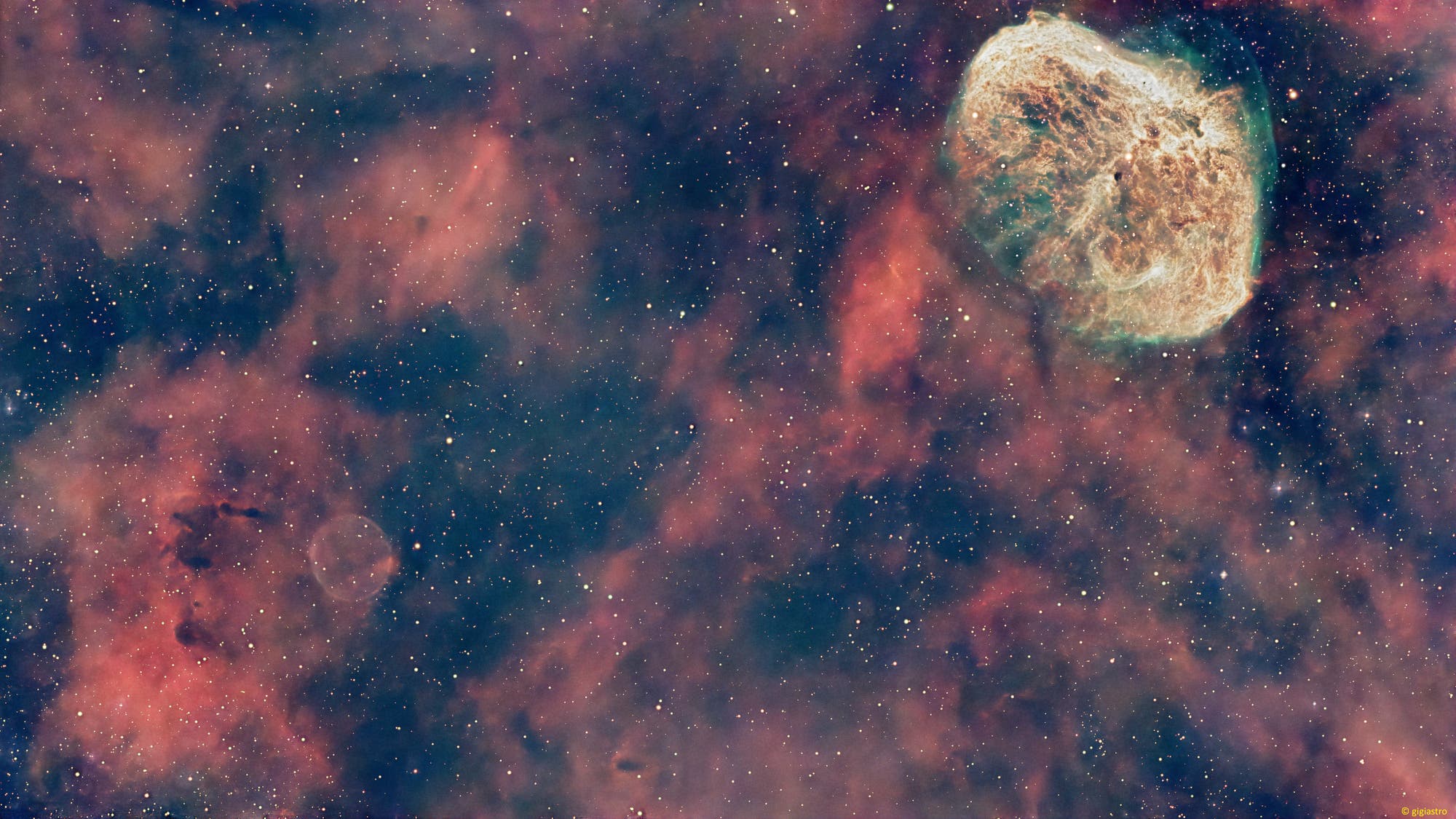 Halbmond- und Seifenblasennebel