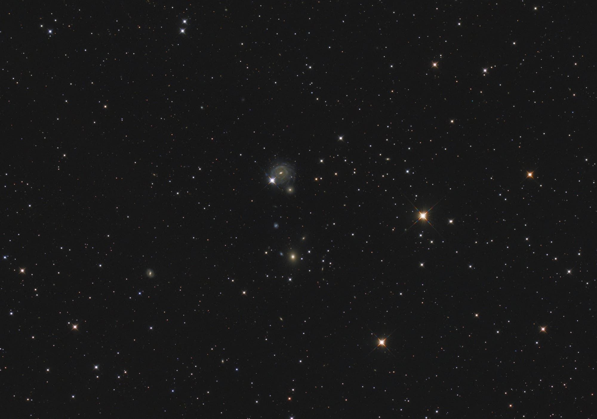 Das Galaxienpaar Arp 117 (IC 983 / IC 982)