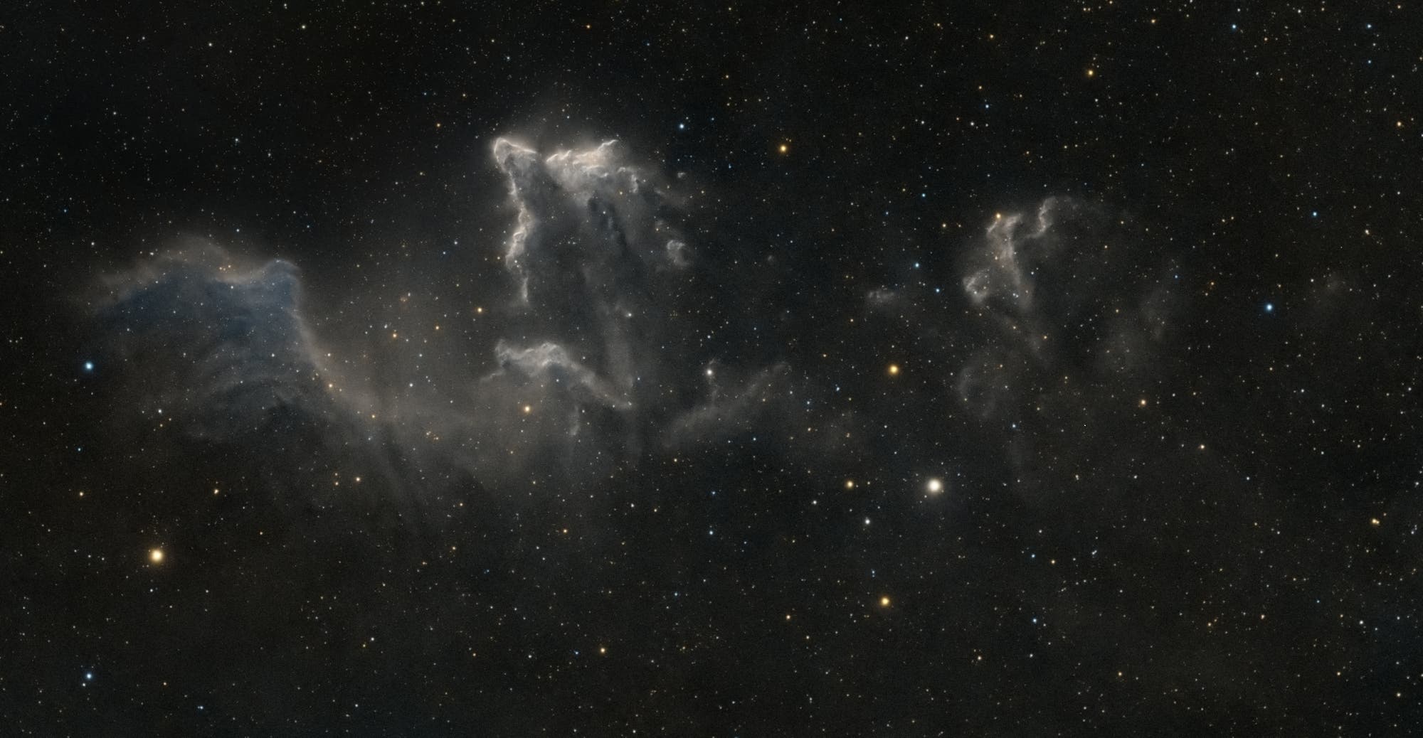 Die rätselhafte Schönheit von IC 63: Ein himmlisches Spektakel