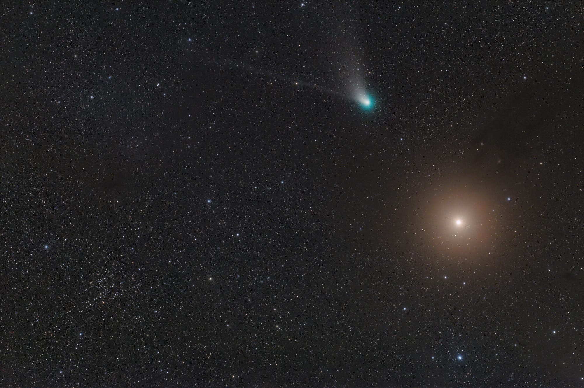 Komet C/2022 E3 (ZTF) bei Mars