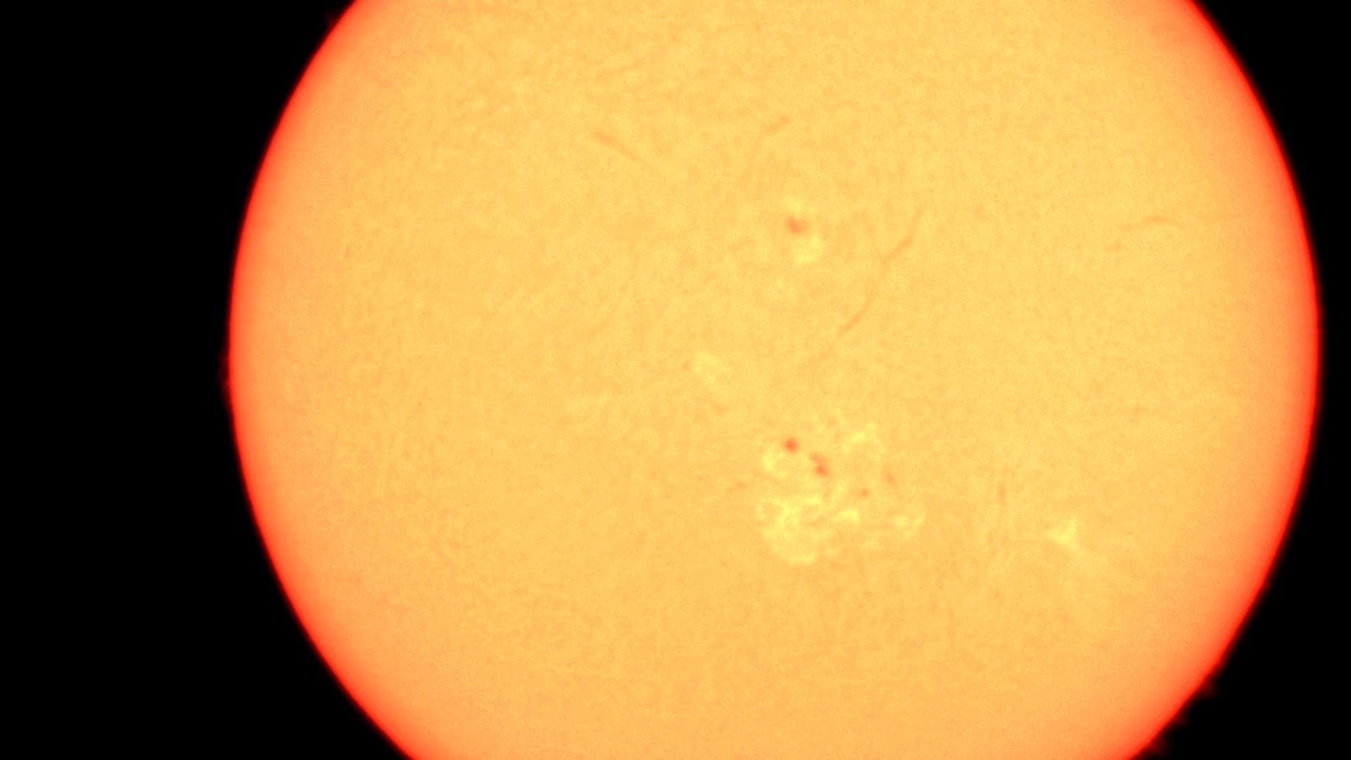 Sonne vom 31.05.2025 in H-Alpha mit UV/Ir Cut Filter