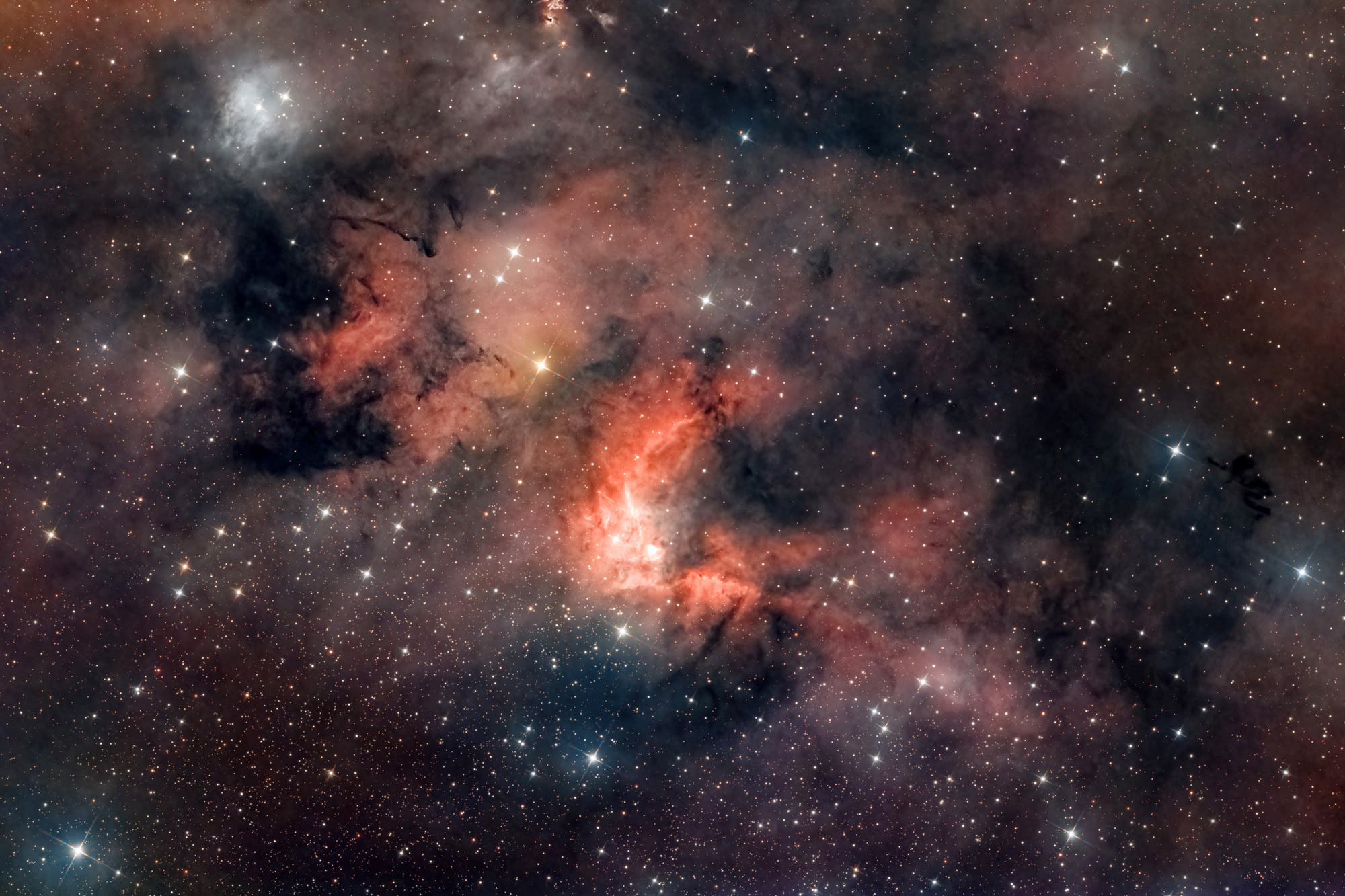 Höhlen-Nebel, Sh2-155