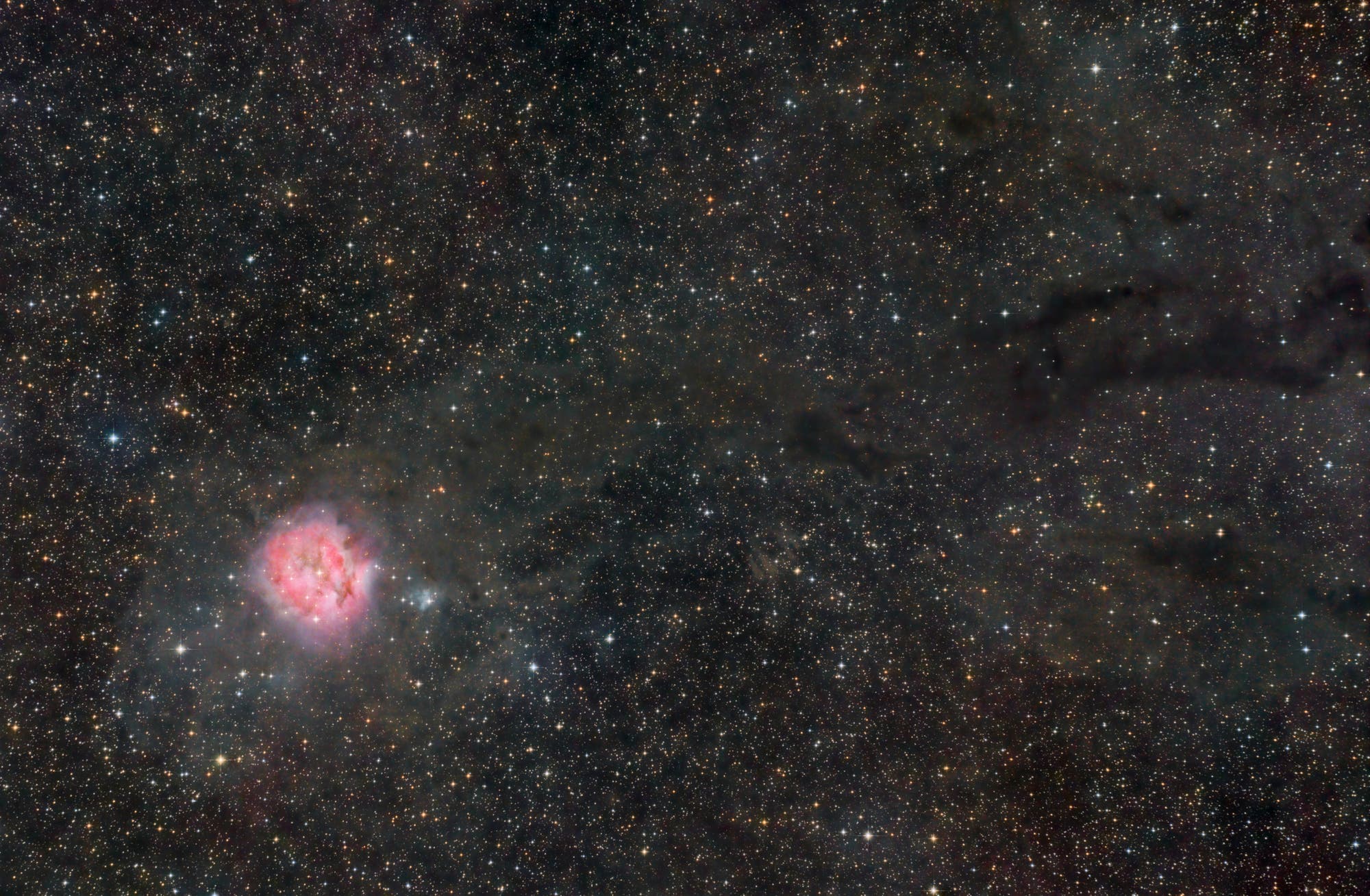 Der Kokonnebel IC 5146 und Umgebung
