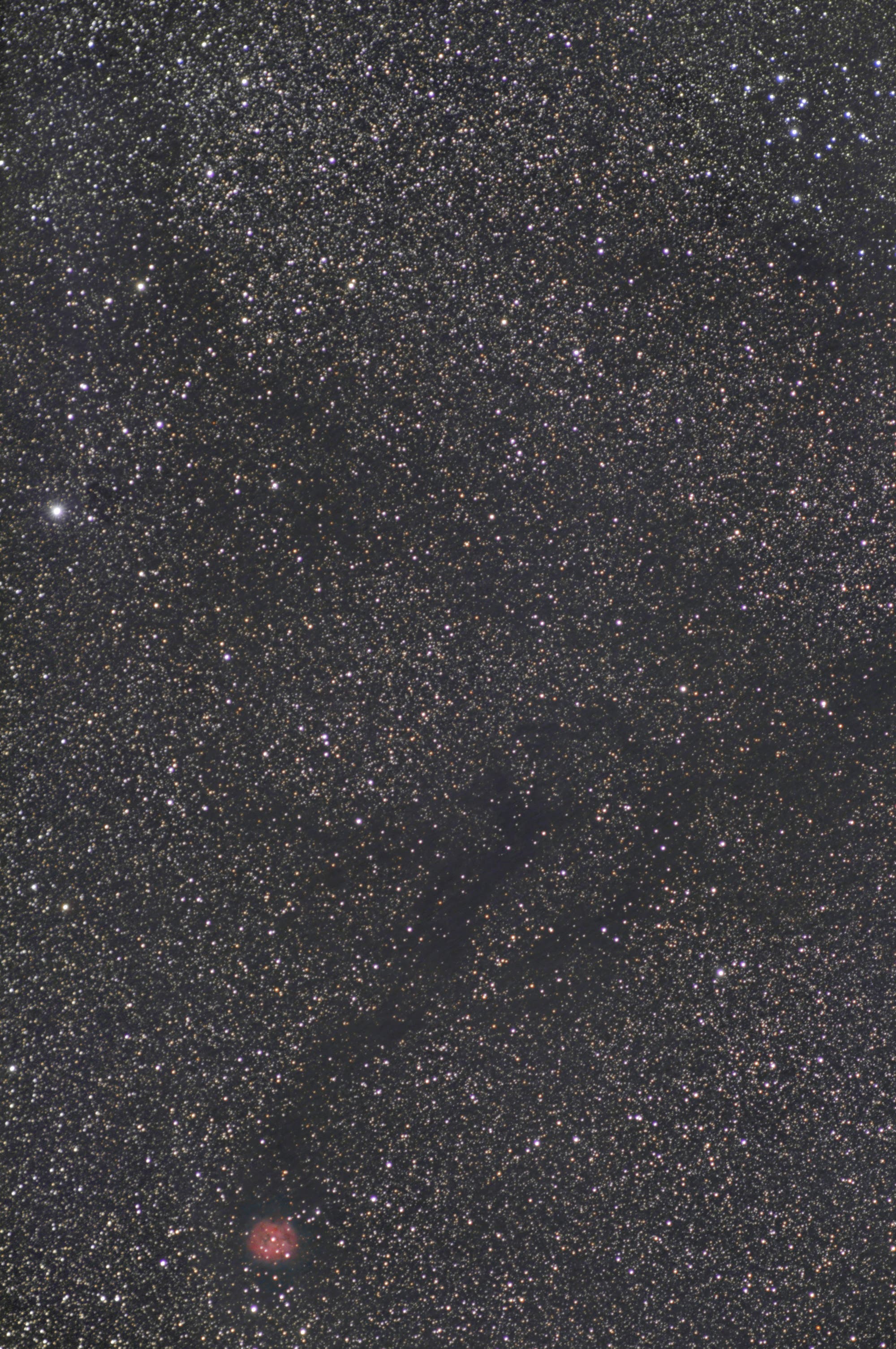 Kokon-Nebel und Messier 39 im weiten Feld