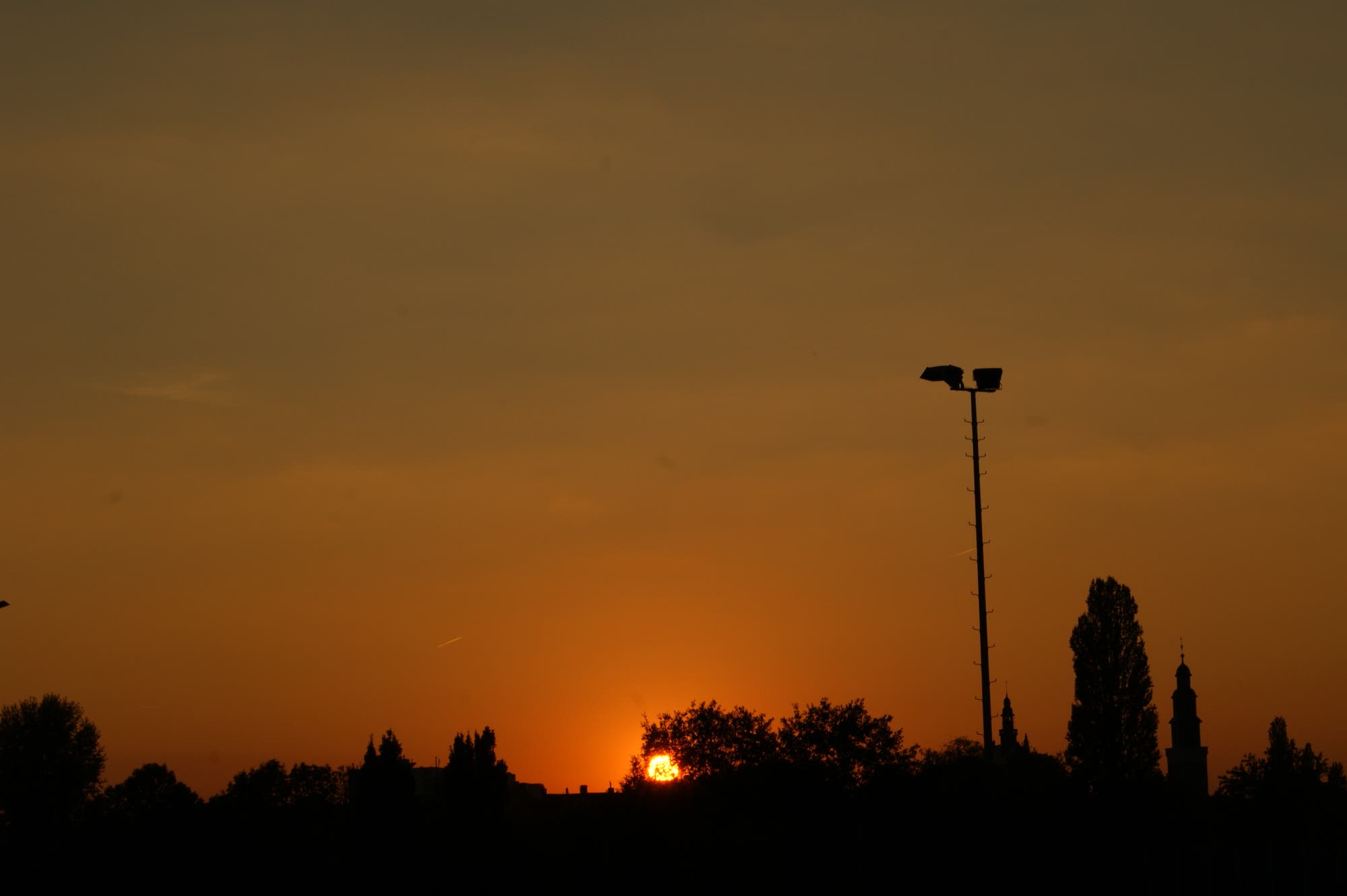 Orangefarbiger Sonnenuntergang am 28.9.2011