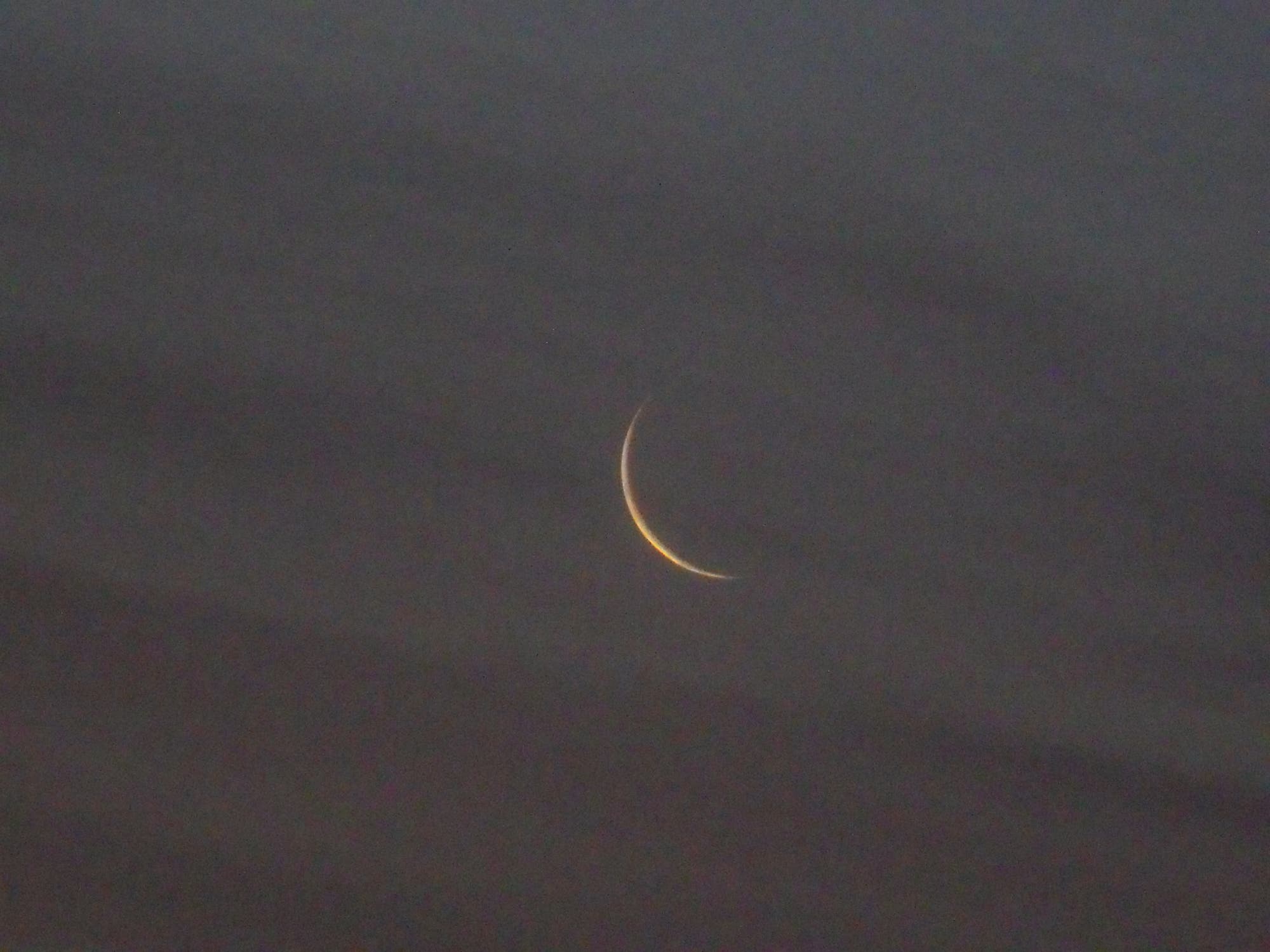 Letze Mondsichel vor der Sonnenfinsternis am 11.7.2010