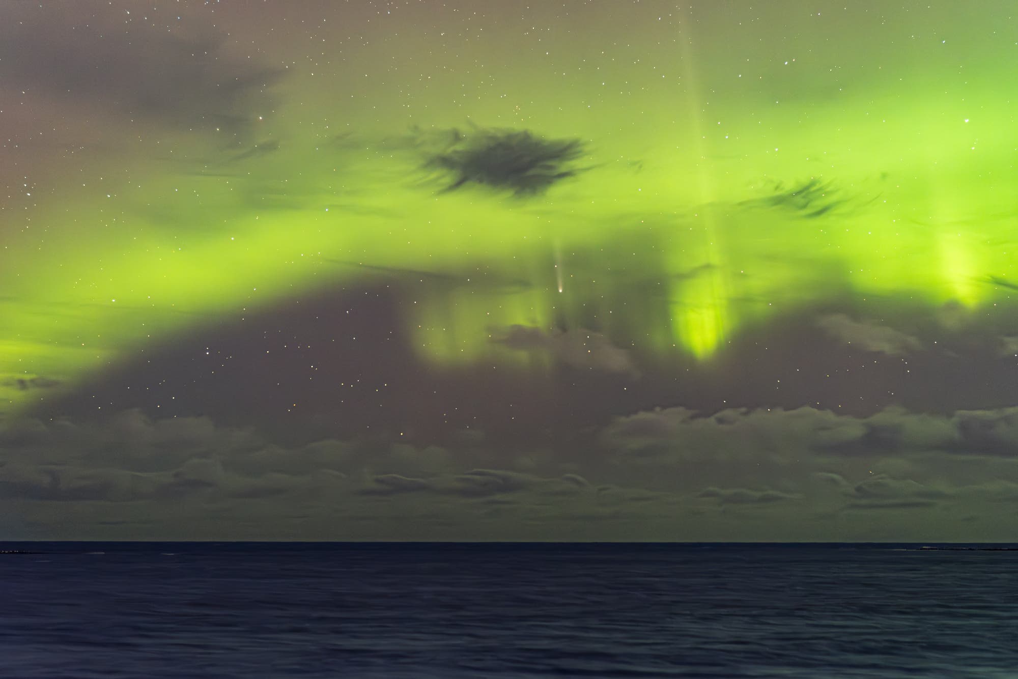 Comet C/2025 A6 (Lemmon) and the Icelandic Northern Lights