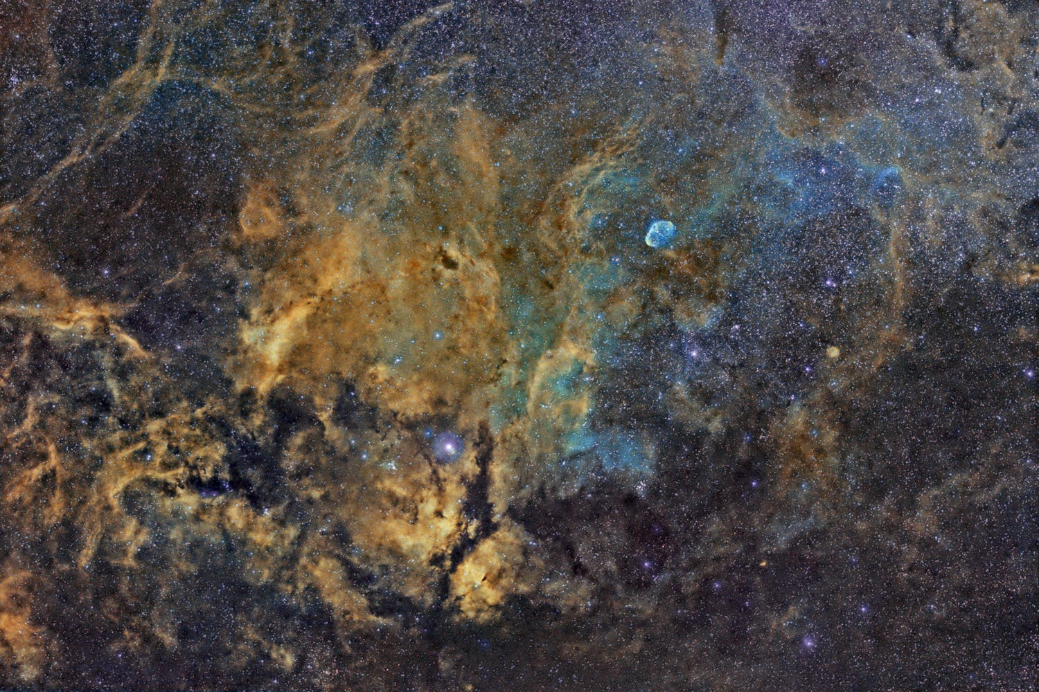 Gamma Cygni, HST-Palette