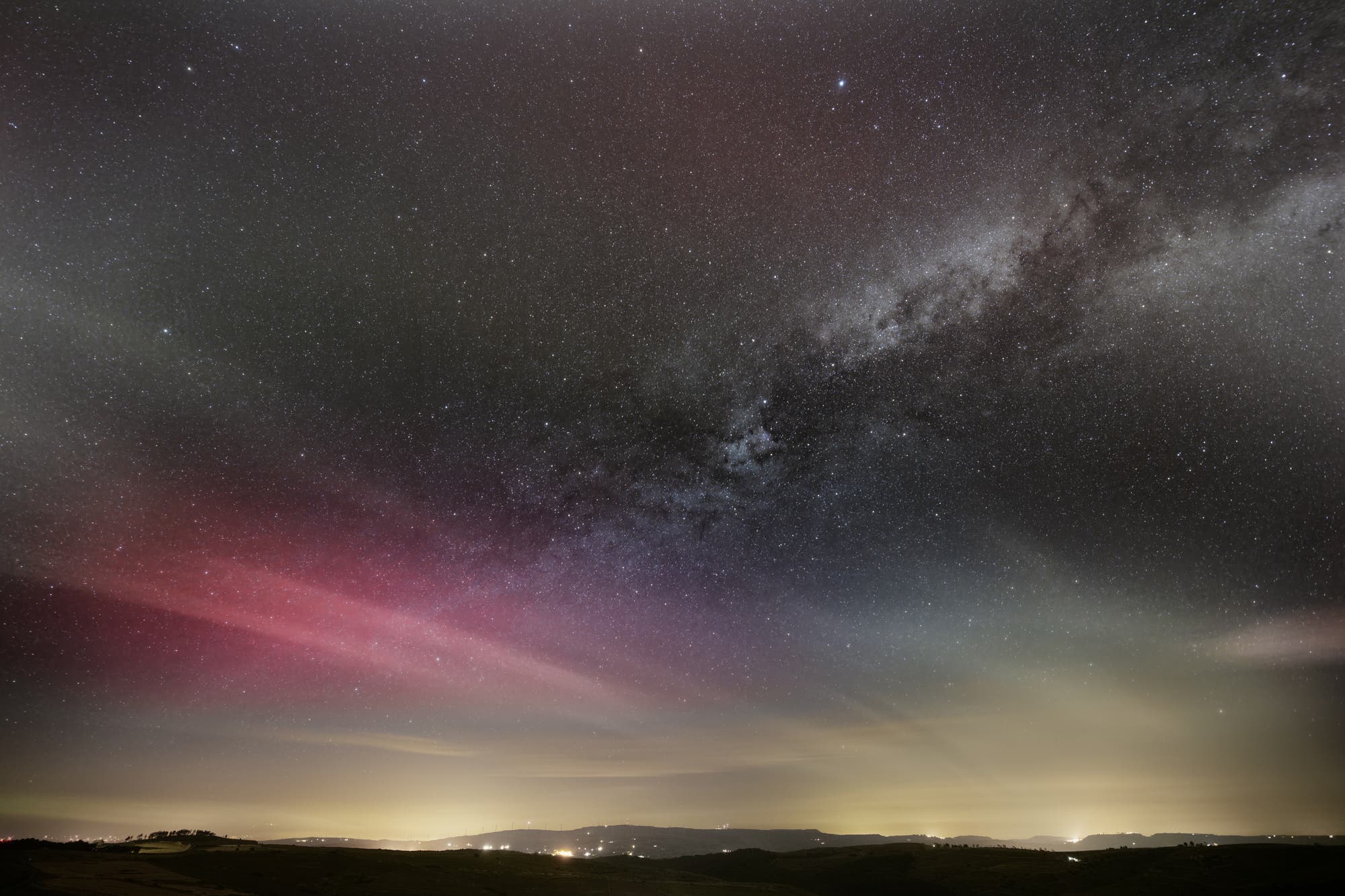 Aurora & Milky Way at 37th parallel
