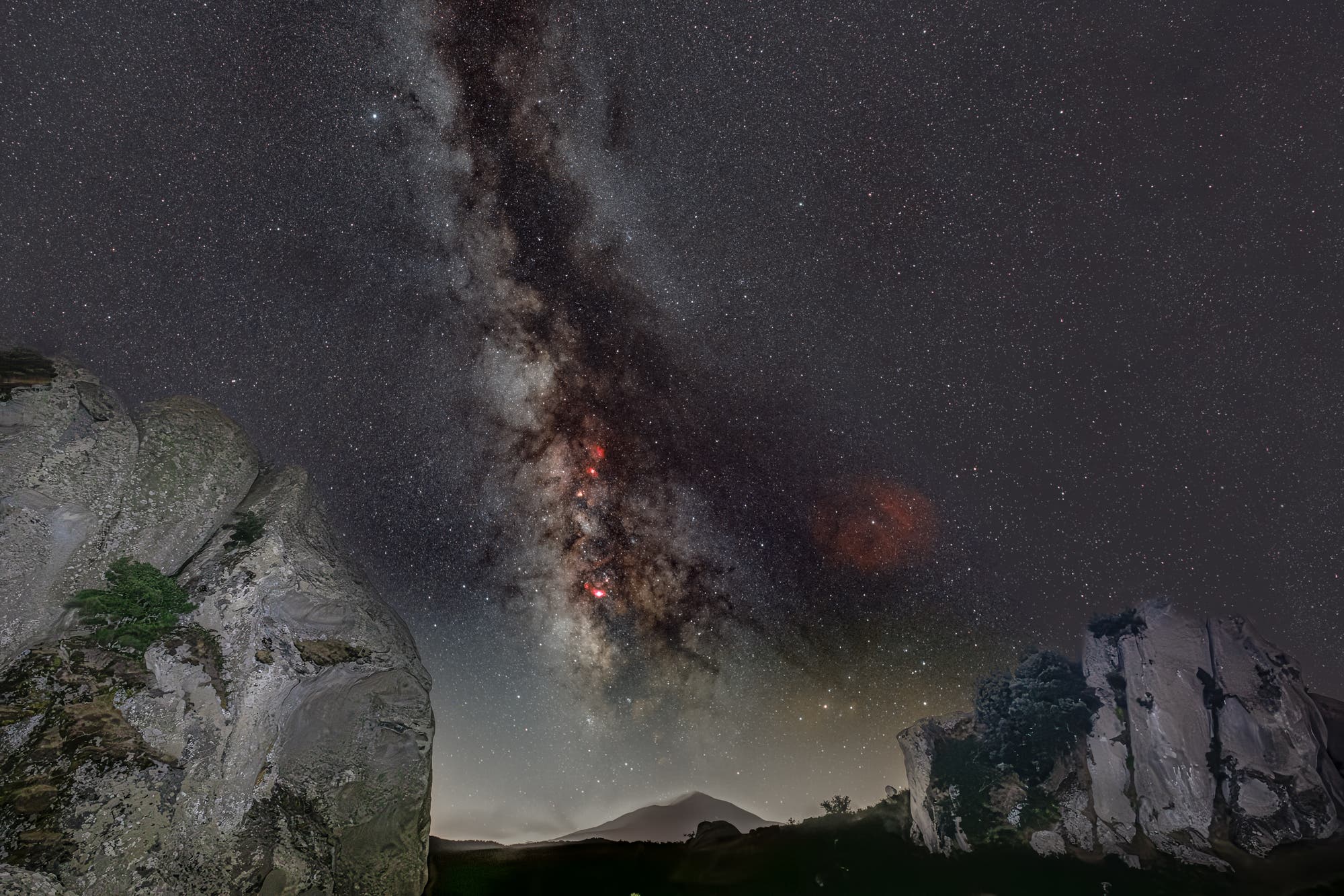 Milky way at the Argimusco plateau