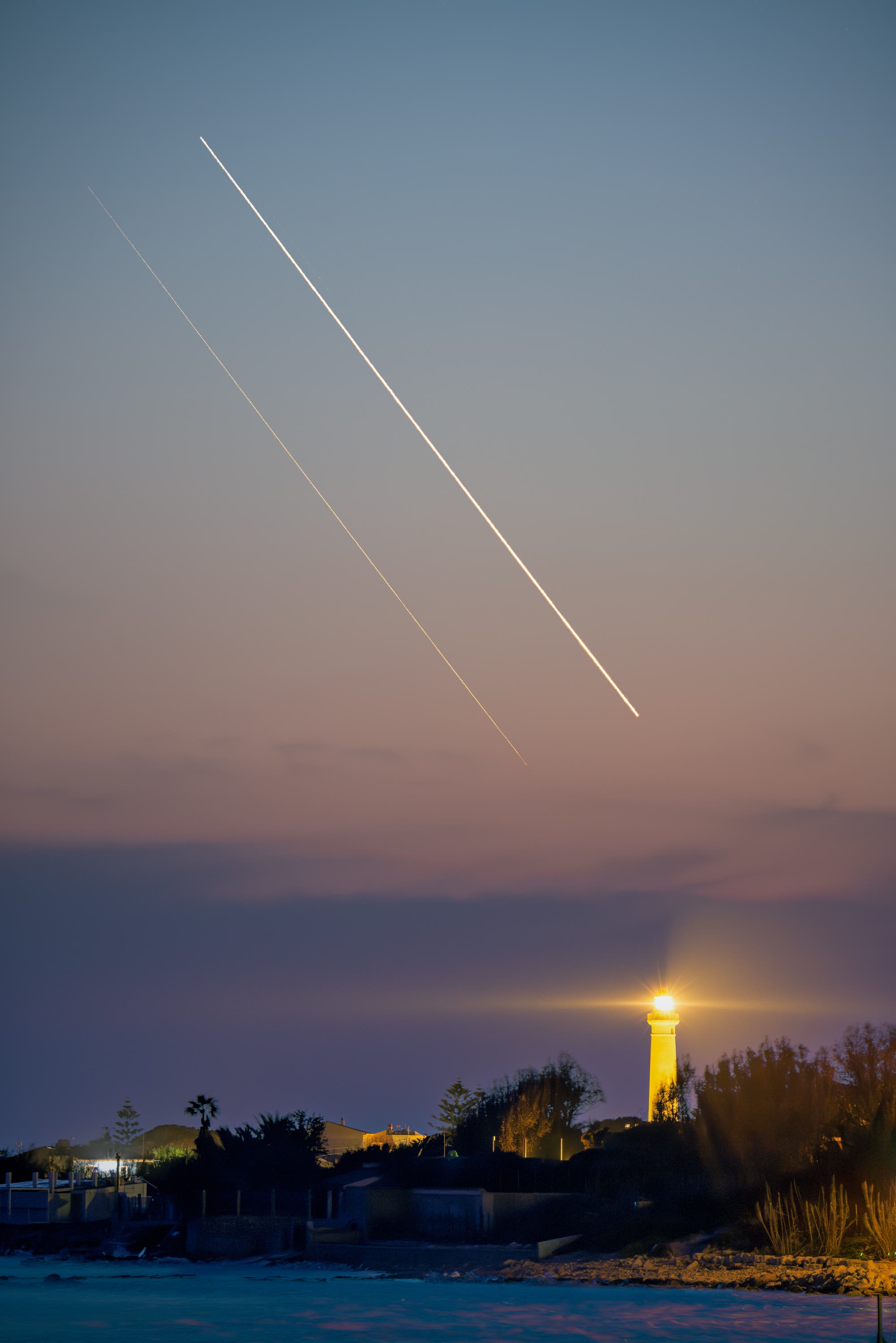 Trails of Saturn and Venus - Spektrum der Wissenschaft