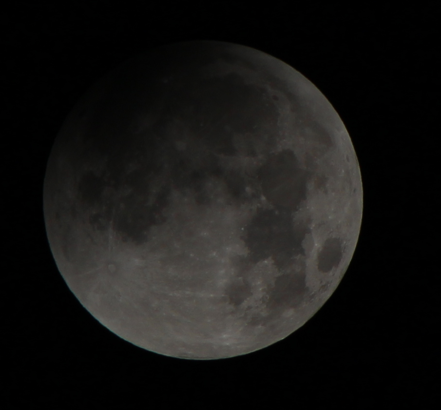 Halbschattenphase der totalen Mondfinsternis vom 28.9.2015