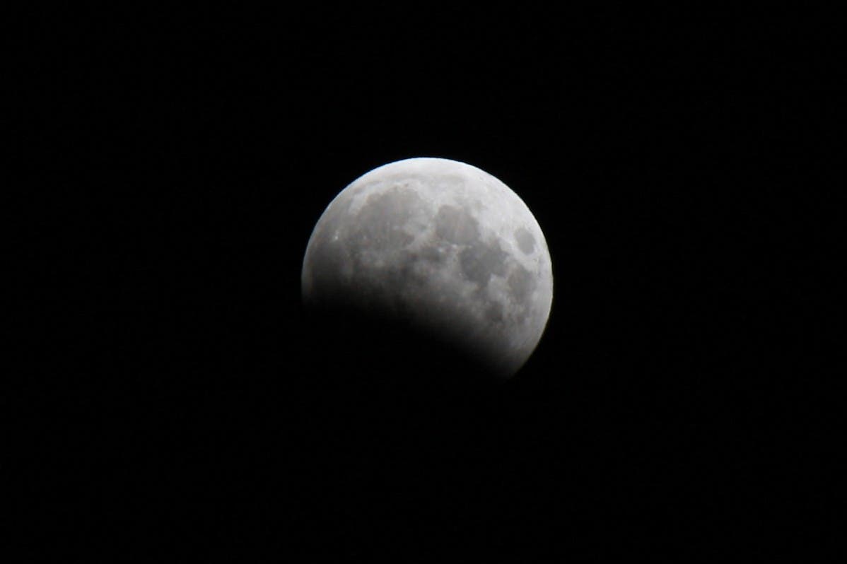 Mondfinsternis über Hawaii am 4. Juni 2012