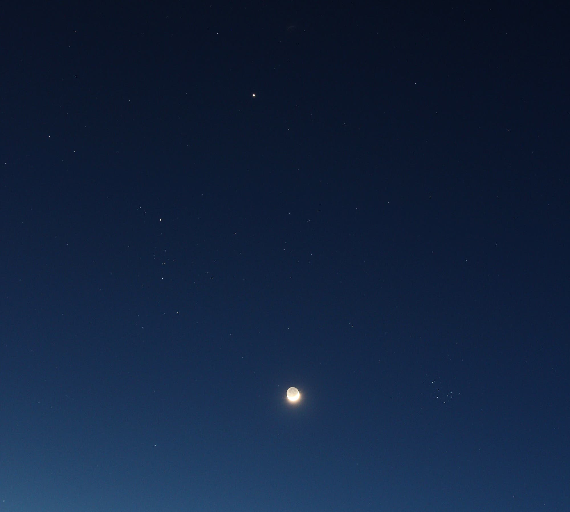Mond und Jupiter im Sternbild Stier