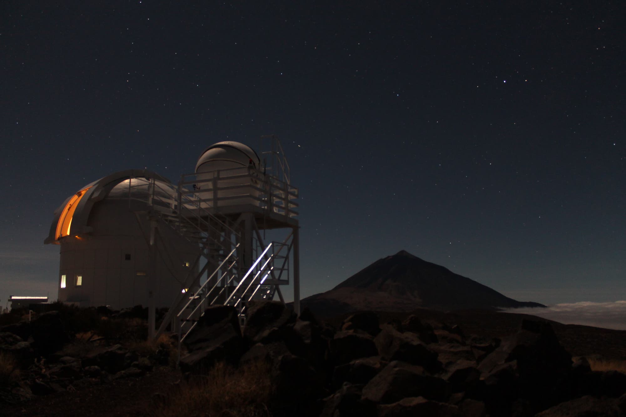 Pico del Teide und das OGS im Mondlicht