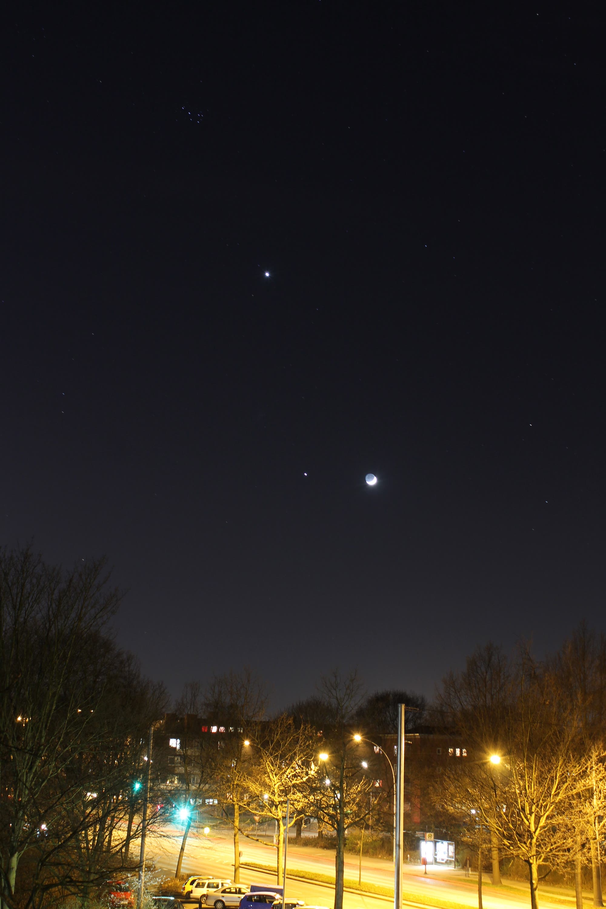 Mond, Jupiter und Venus über Hamburg am 25.3.2012
