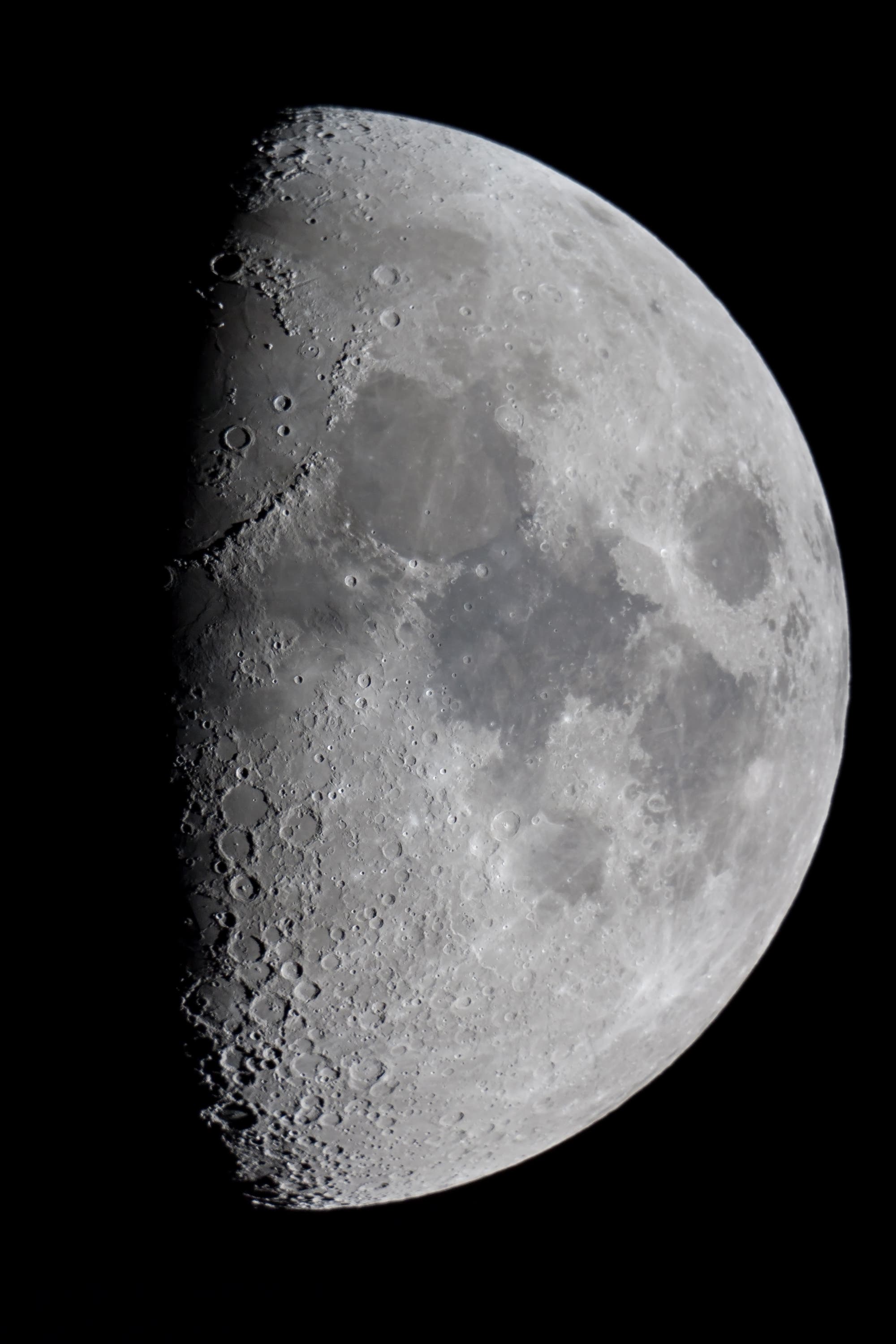 Mond am 9. März 2014