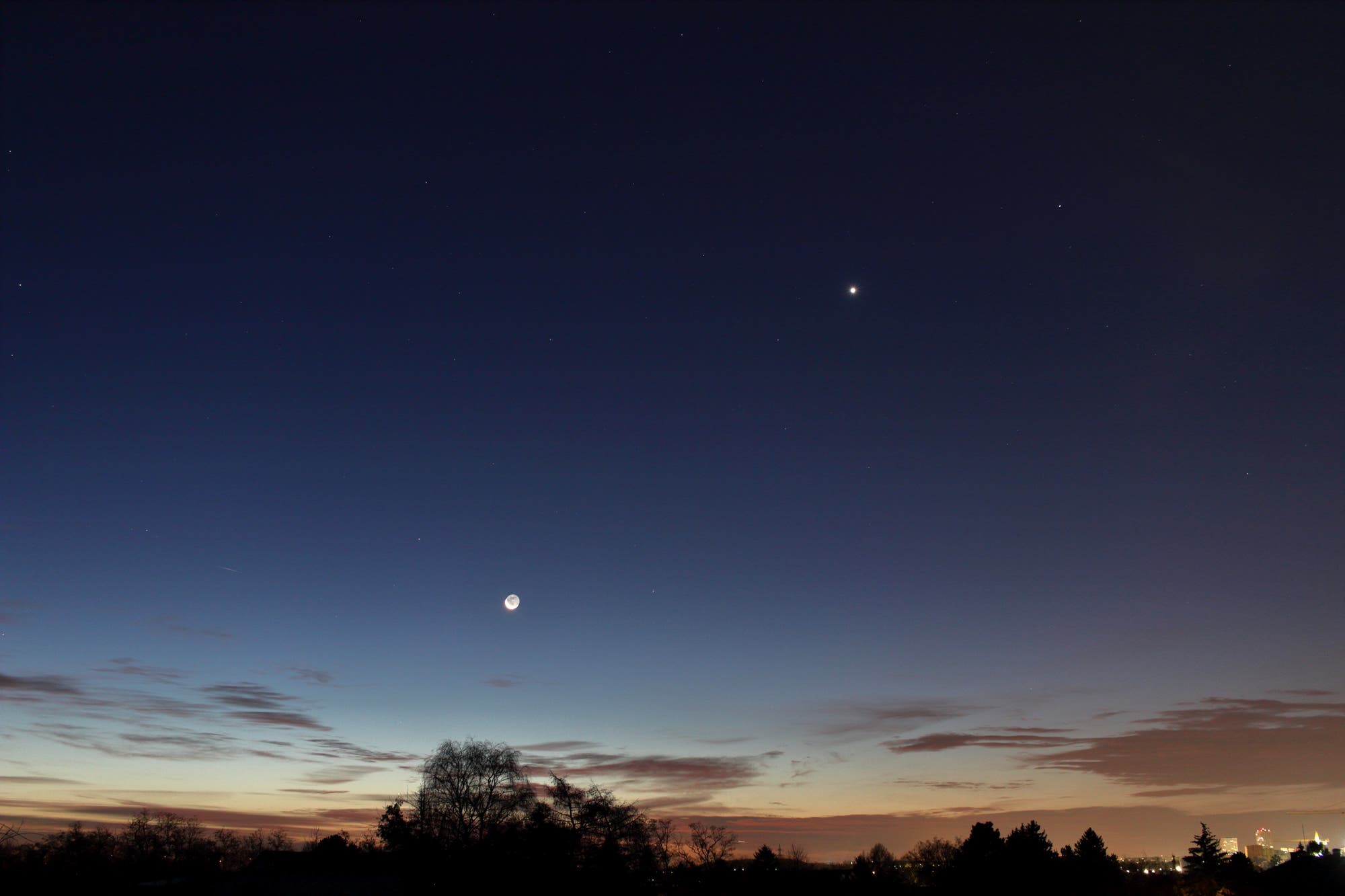 Mond mit Erdlicht, Venus und Merkur