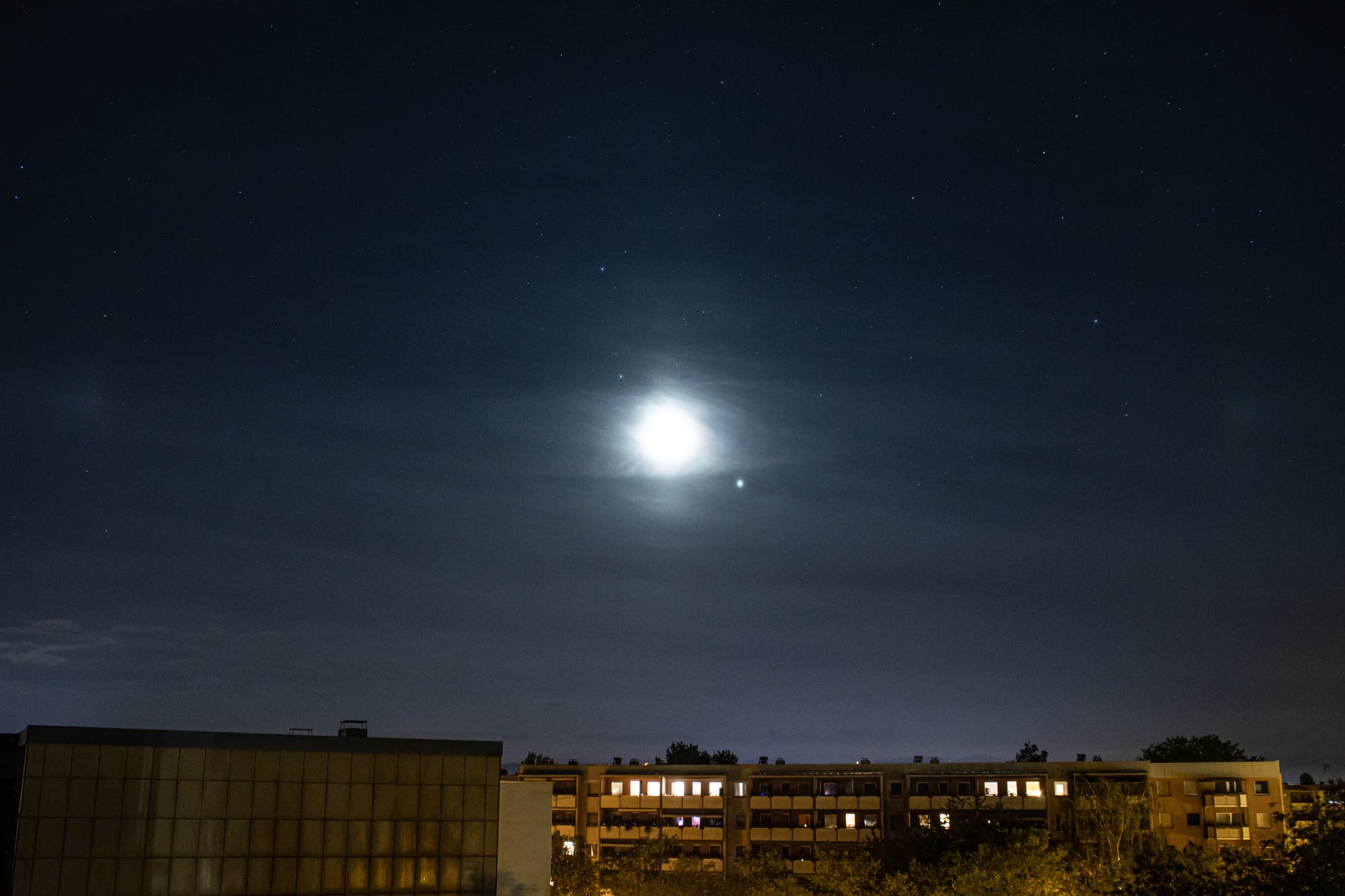Nebenmonde + Jupiter und Mond