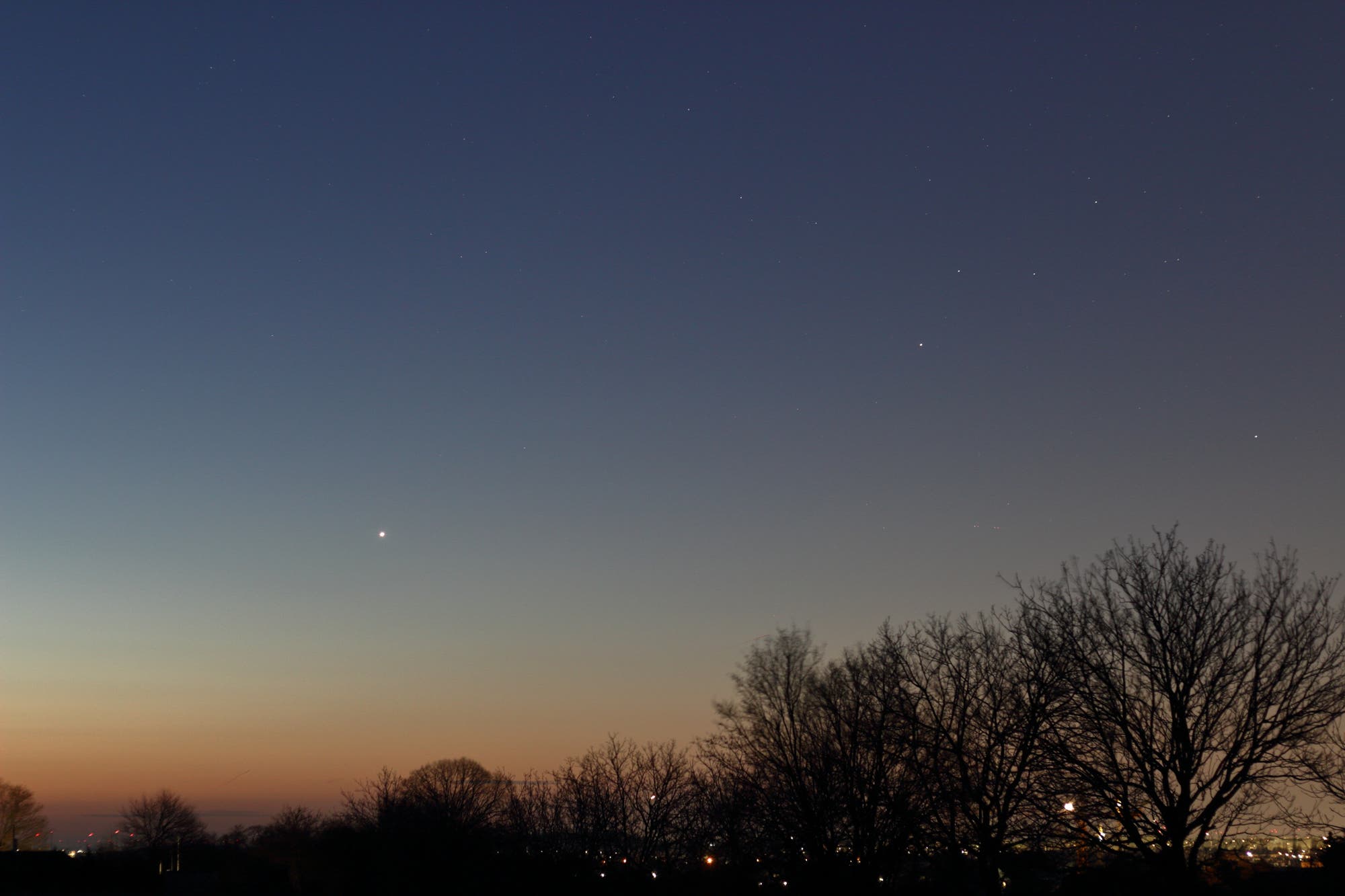 Venus und Saturn am Morgenhimmel