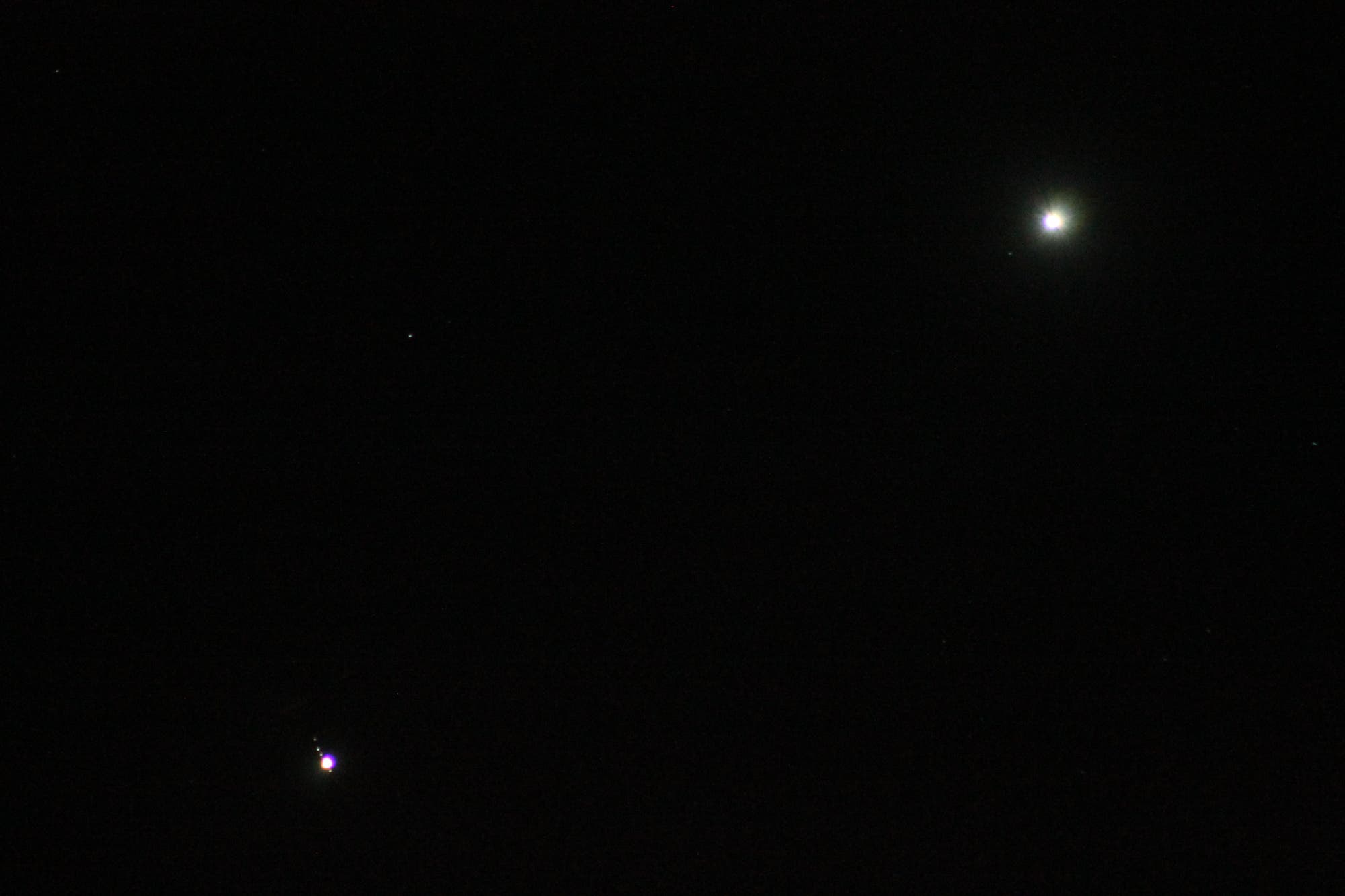 Venus und Jupiter mit Monden