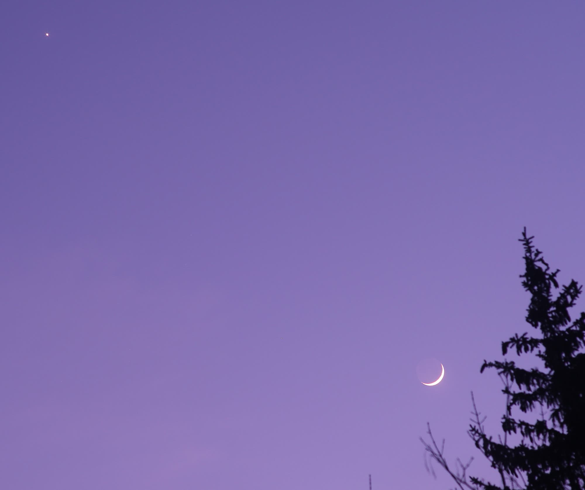 Venus und Mond am 22. April 2023