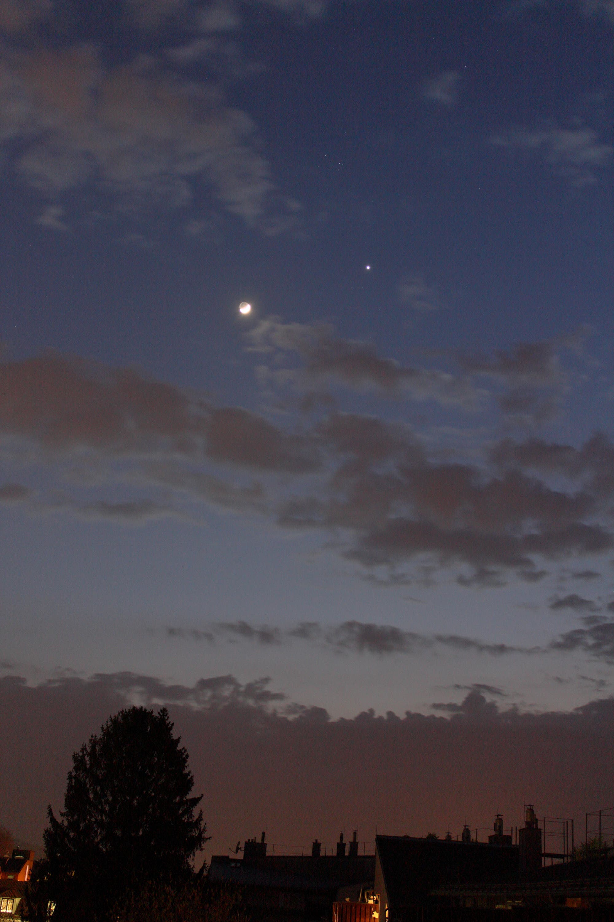 Venus, Mond und die Pleiaden