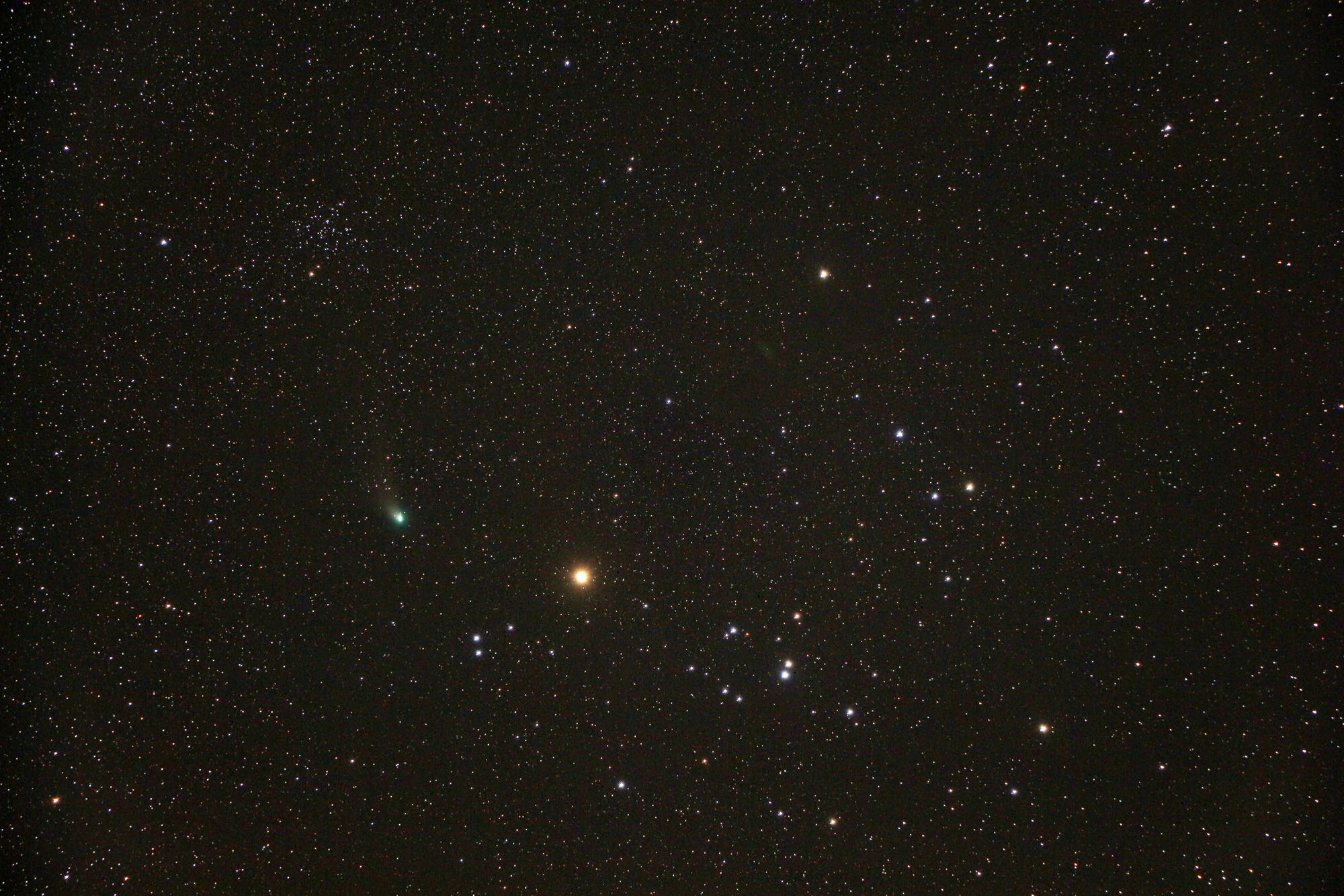 Komet C2022 E3 ZTF in den Hyaden