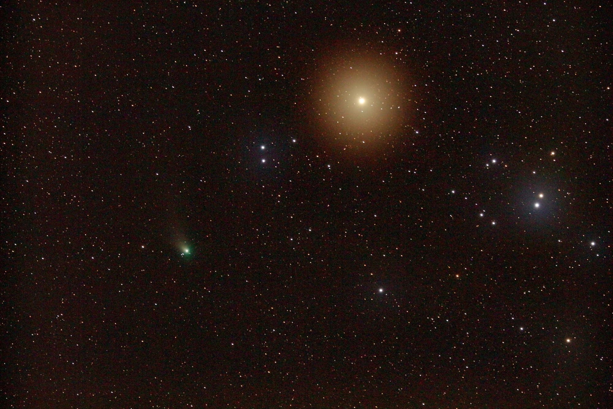 Komet C2022 E3 ZTF bei Aldebaran