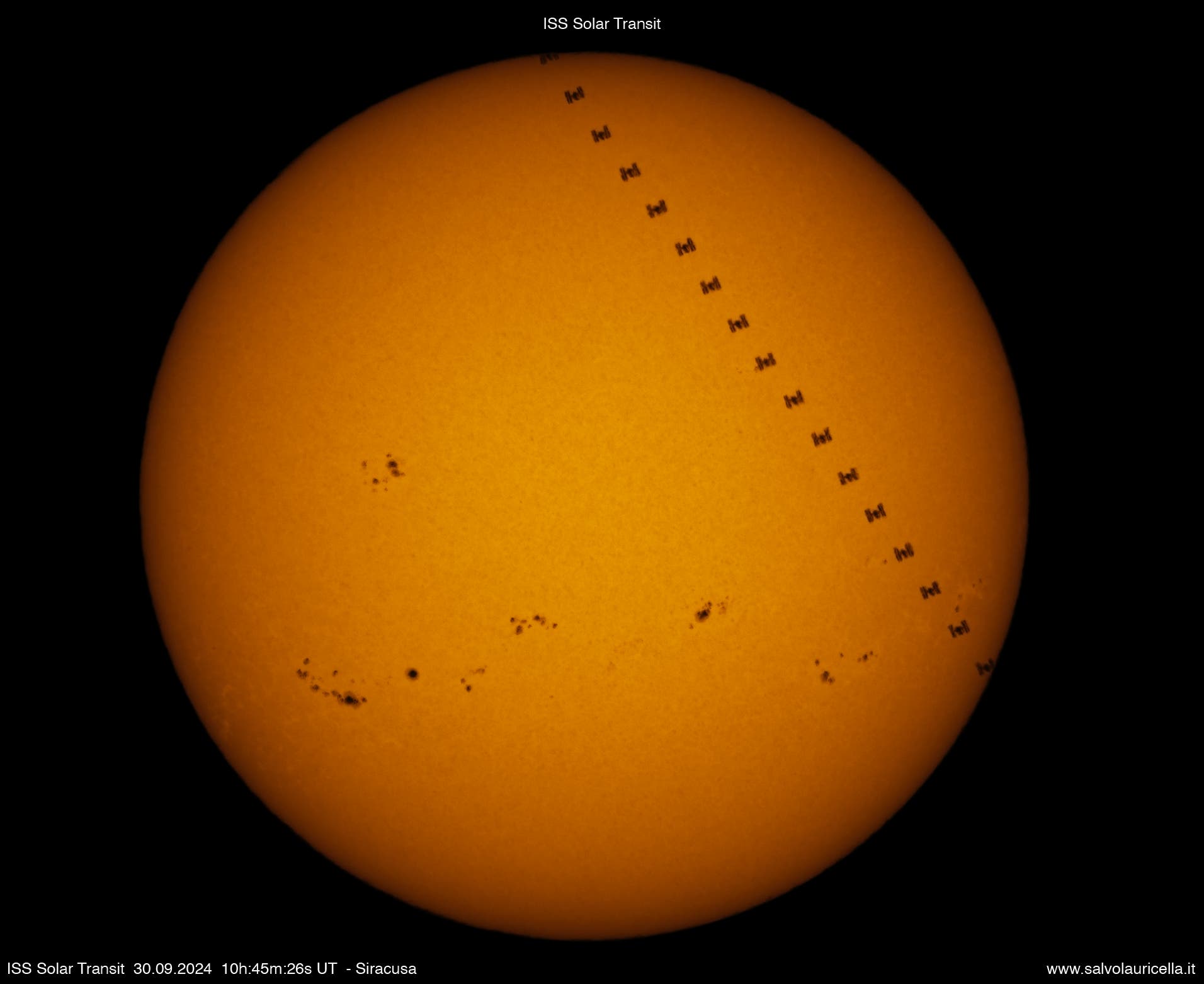 Internationale Raumstation vor der Sonne