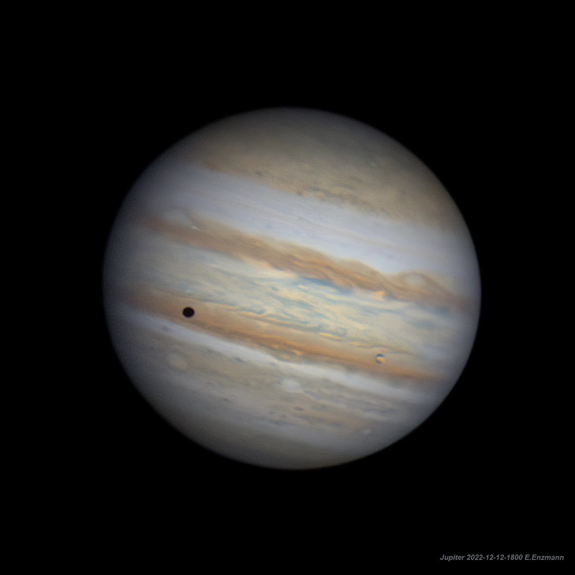 Jupiter mit Mond Io und dessen Schatten am 12. Dezember 2022