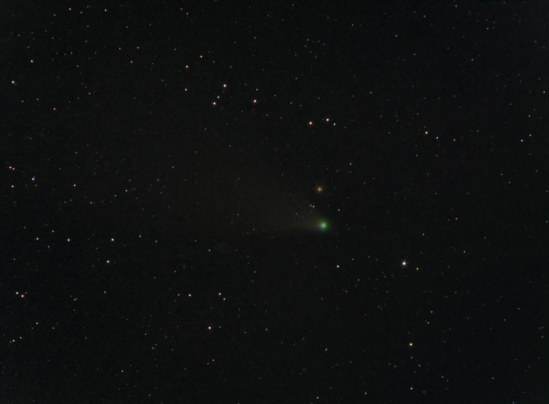 Komet C/2020 F3 bei Messier 53 und NGC 5053