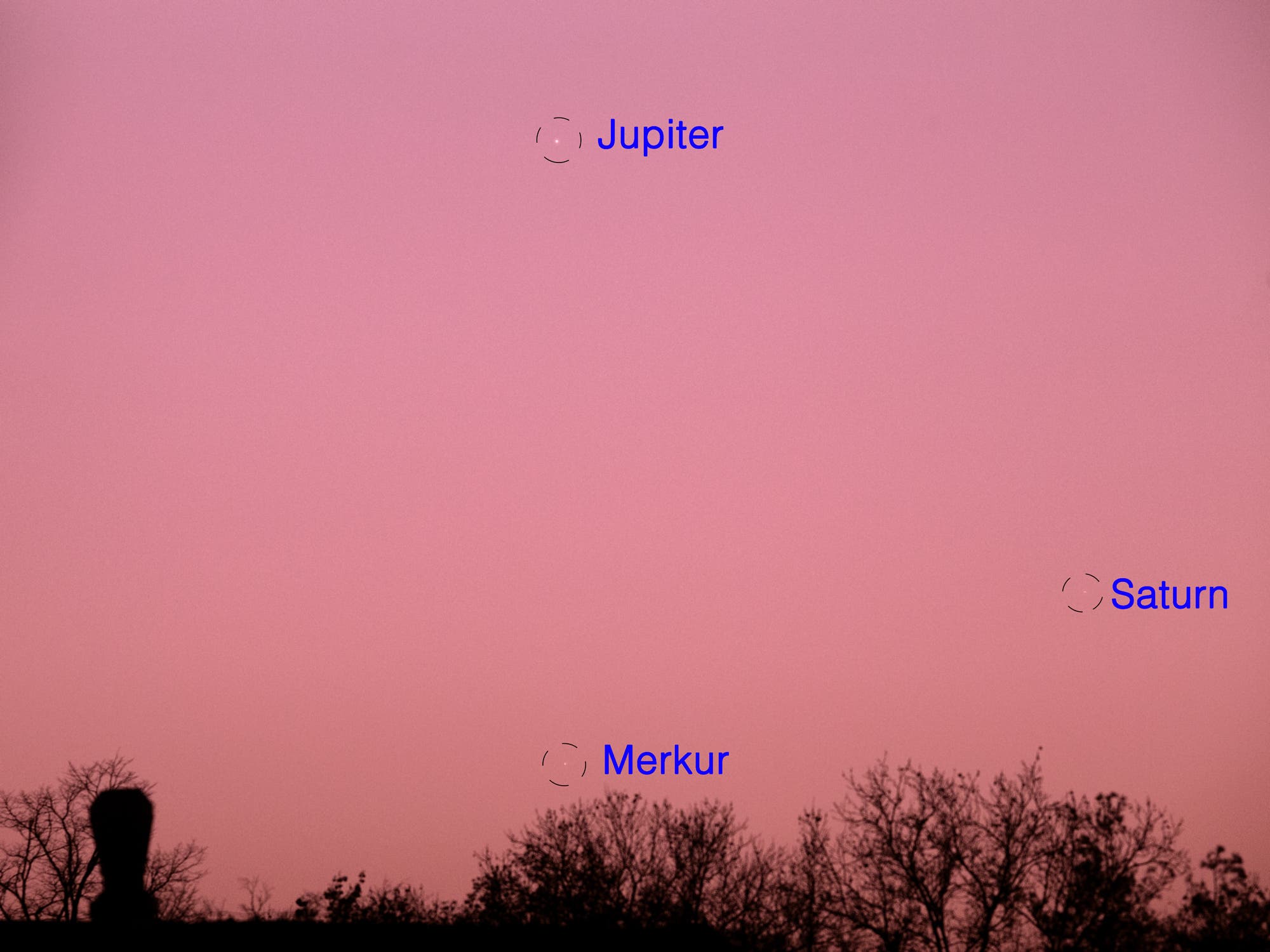 Jupiter, Merkur und Saturn am 10. Januar 2021