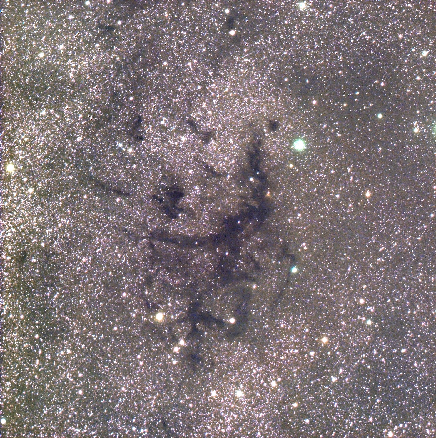 LDN 673, Dunkelwolken im Adler