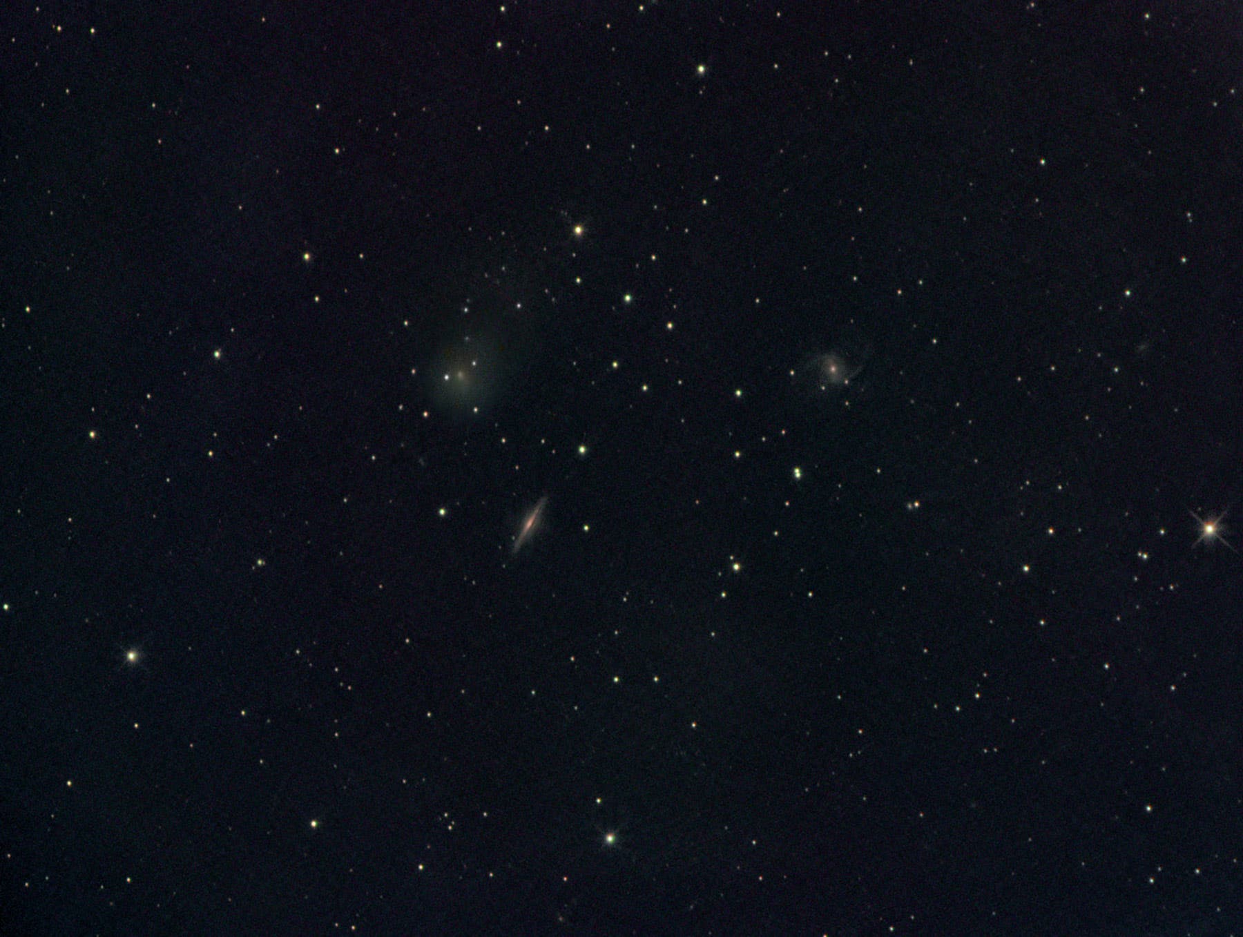 Lovejoy C/2014 Q2 bei NGC 5905 und NGC 5908