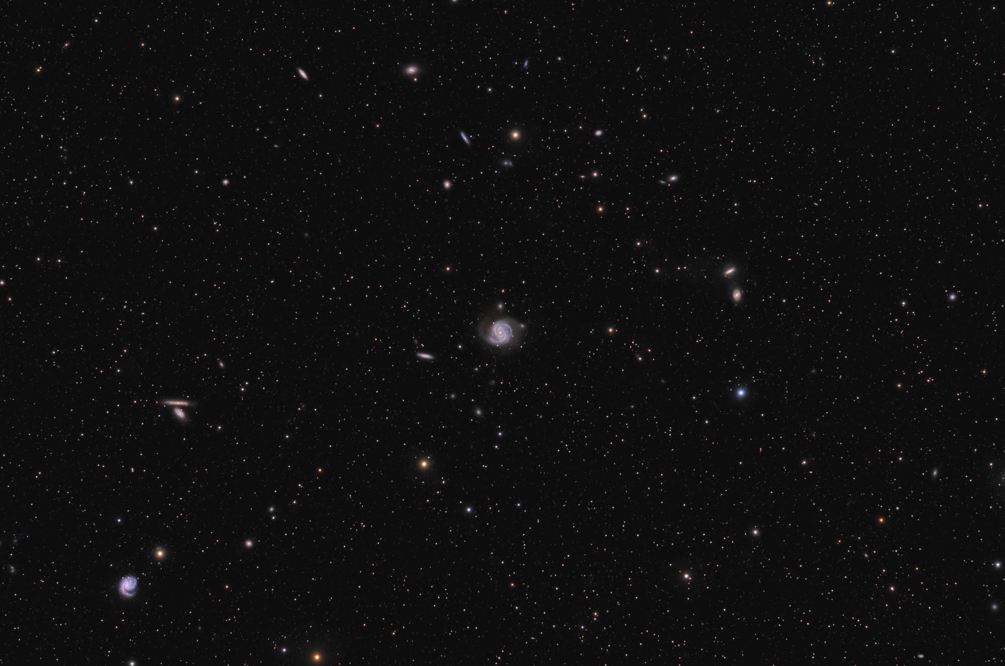 Messier 100 und Umgebung
