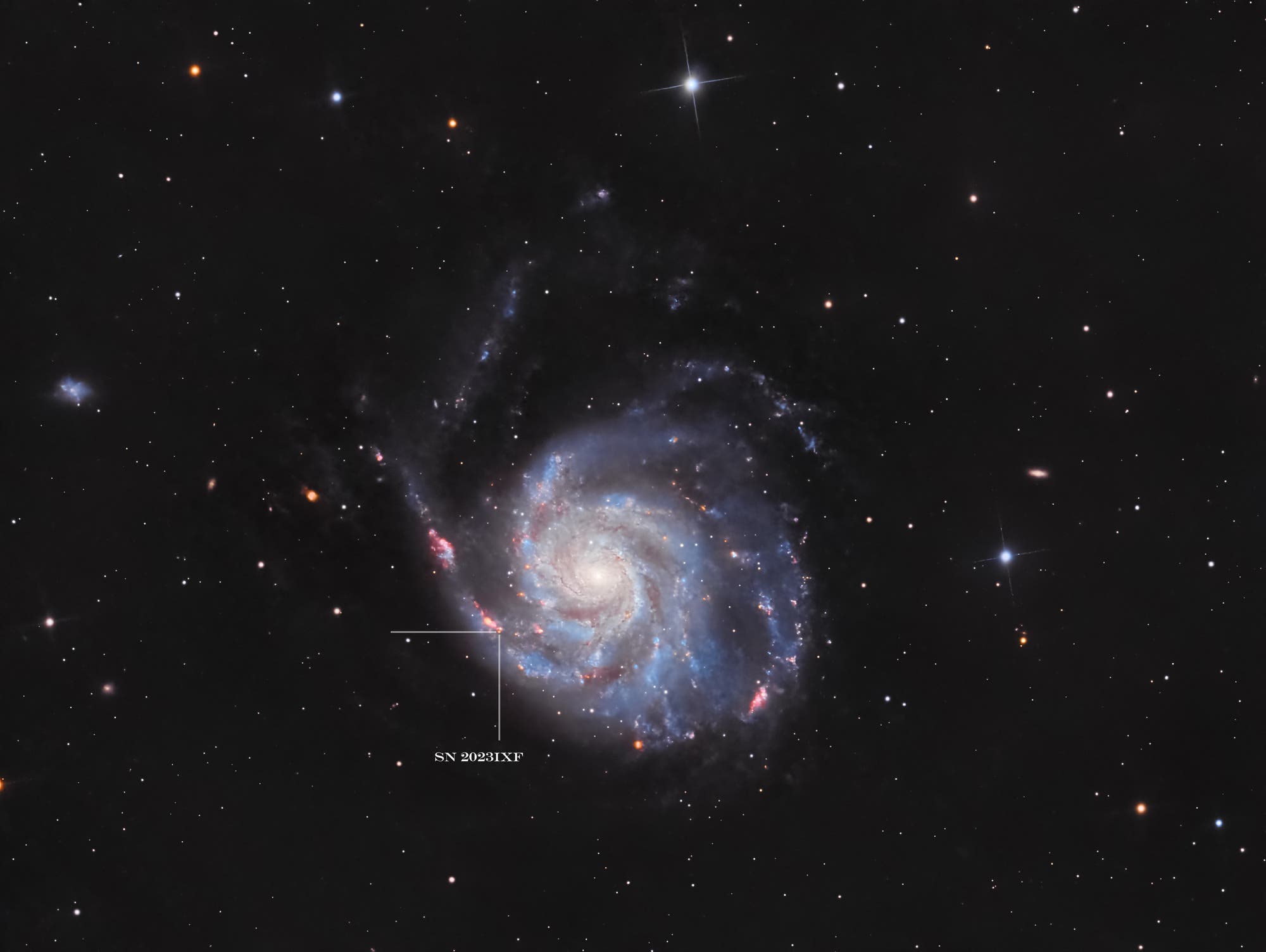 Die Feuerradgalaxie (M101) und Supernova SN 2023ixf