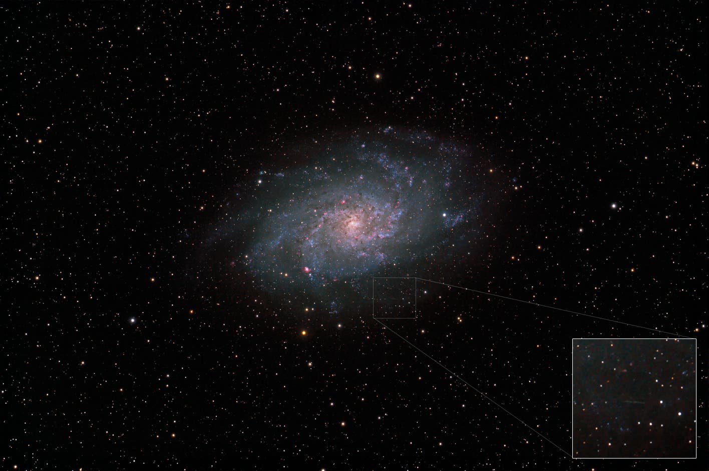 Messier 33 + unbekanntes Objekt