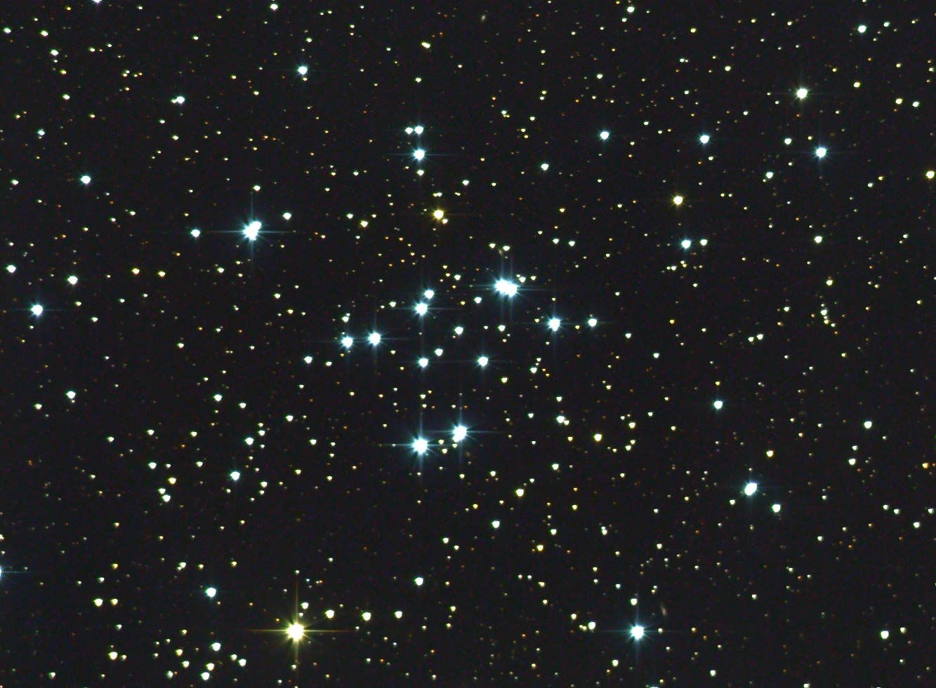 Messier 34 – Offener Sternhaufen im Perseus
