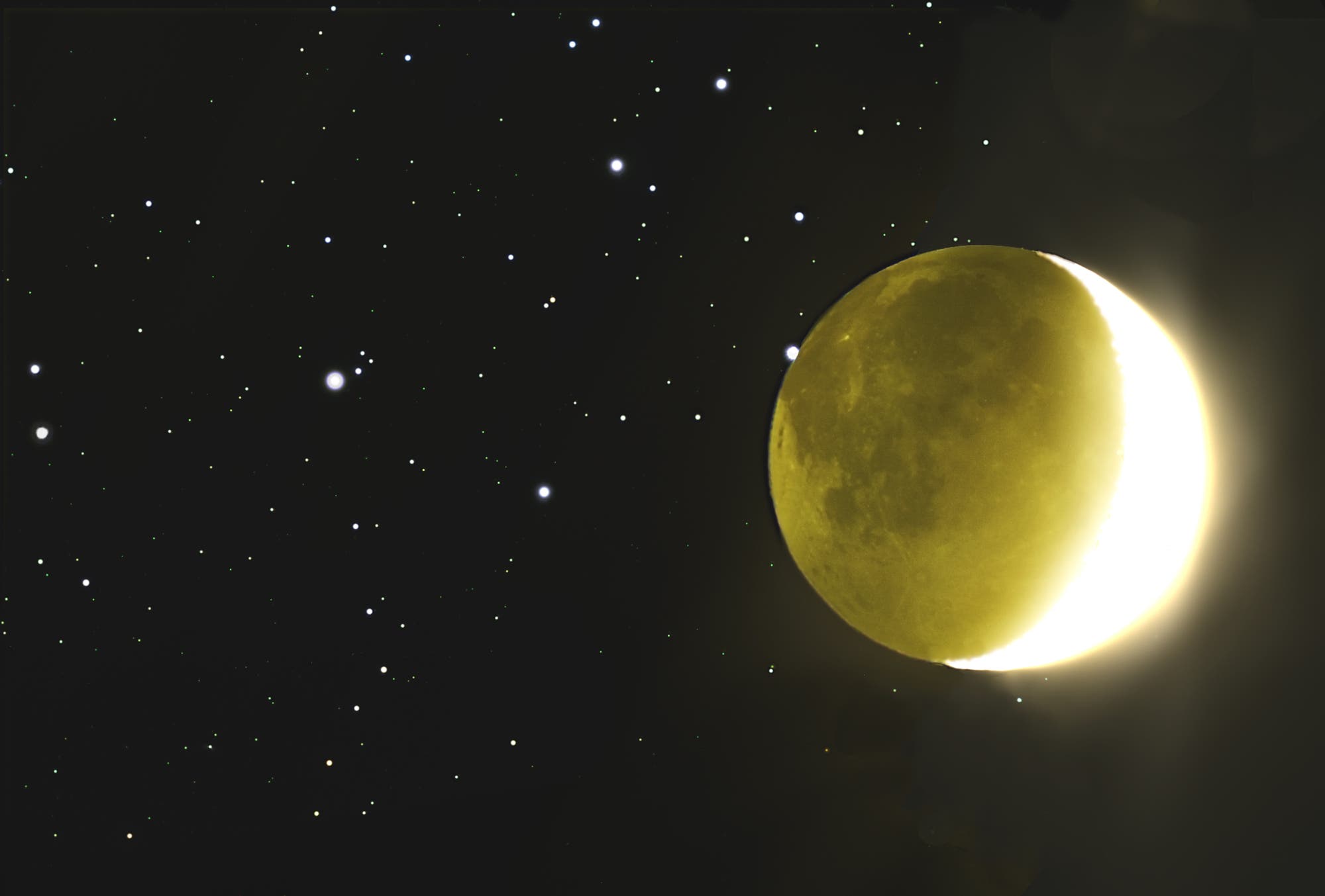 Mond bedeckt Plejaden