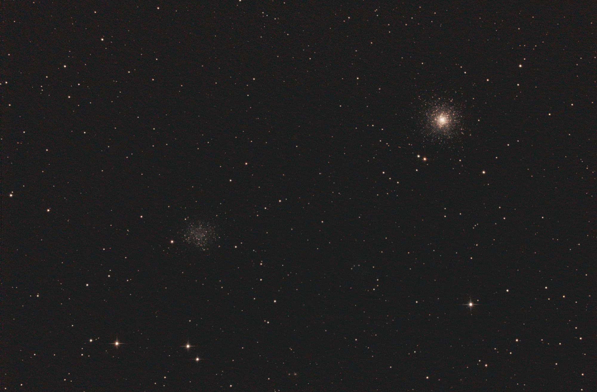 Kugelsternhaufen M53 und NGC 5053 im Sternbild Coma Berenices (Haar der Berenike)