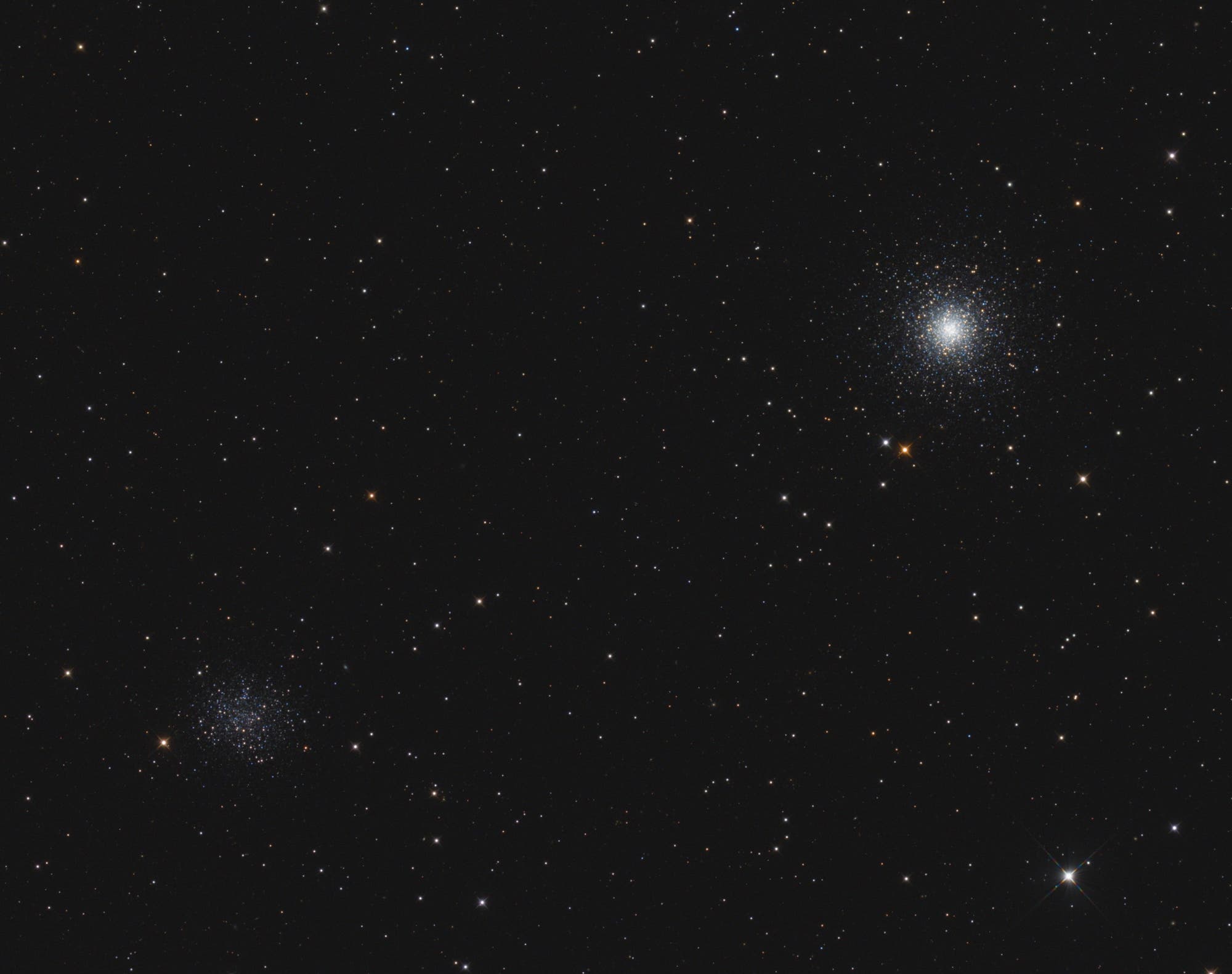 M 53 und NGC 5053 (Ausschnitt)