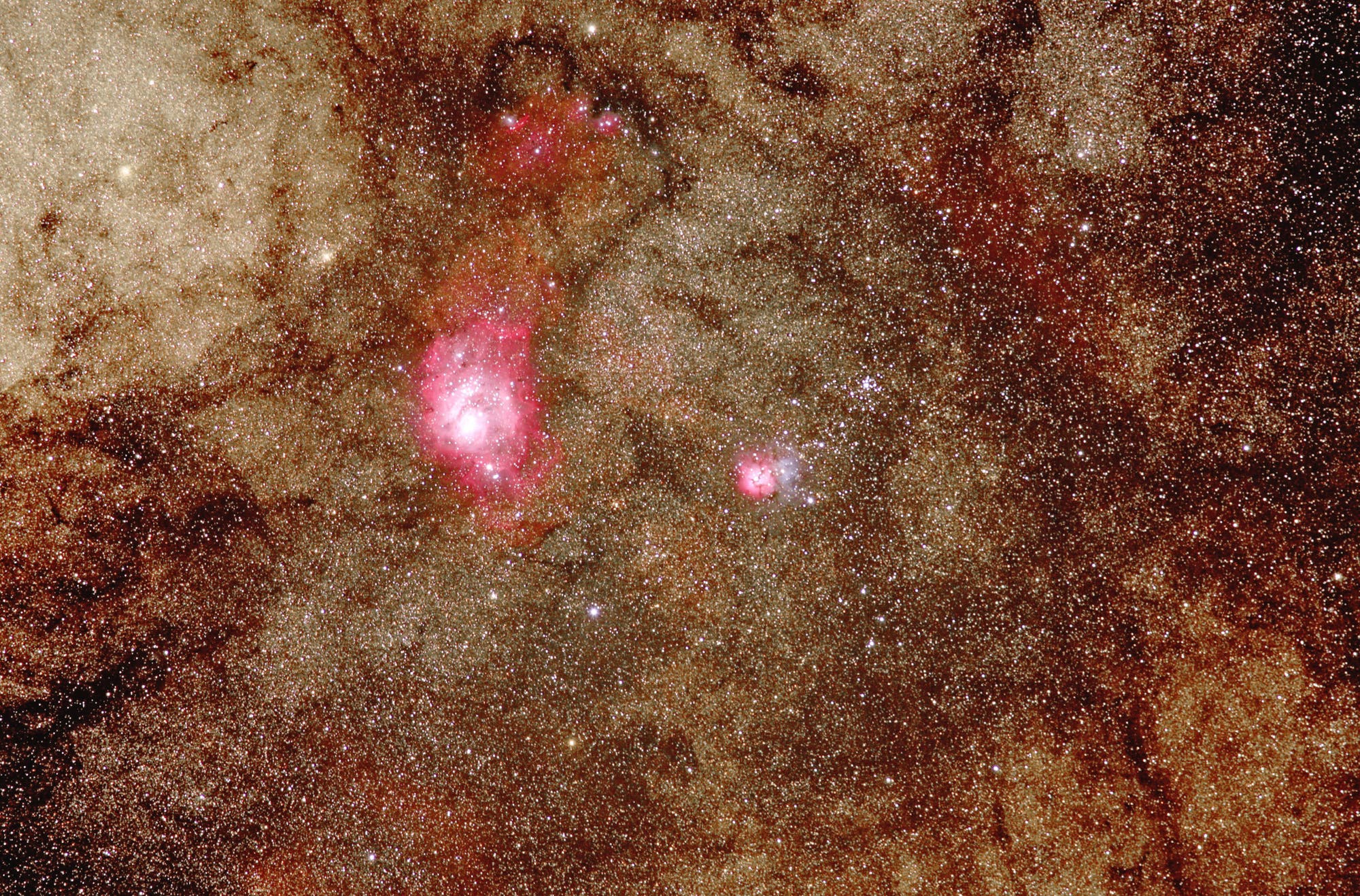 Region um Messier 8 und Messier 20