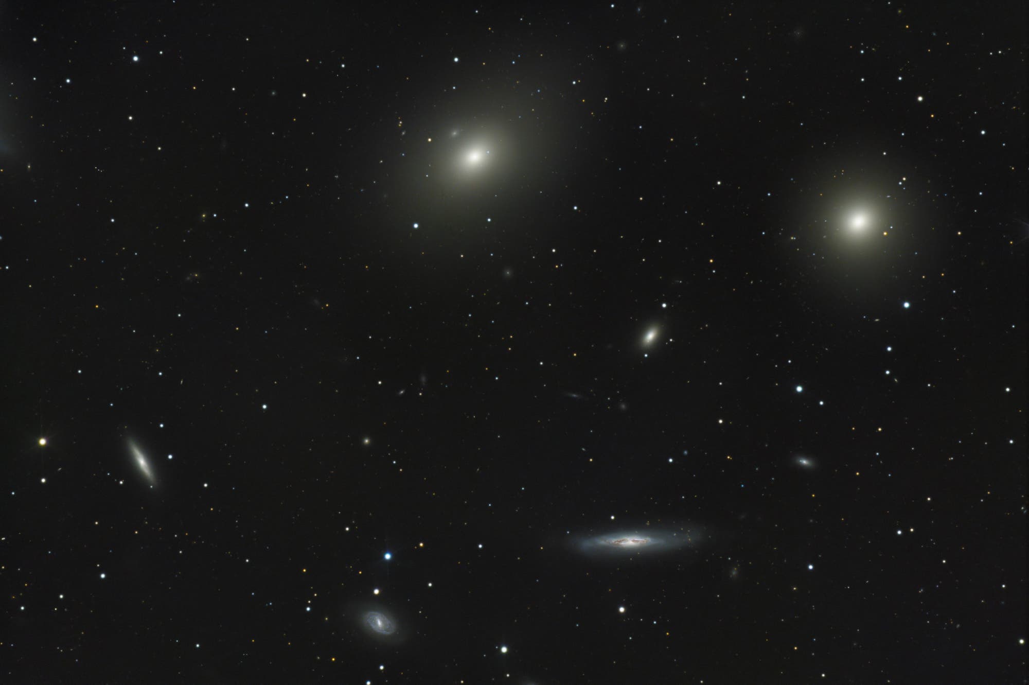 Galaxien in der Markarian-Kette