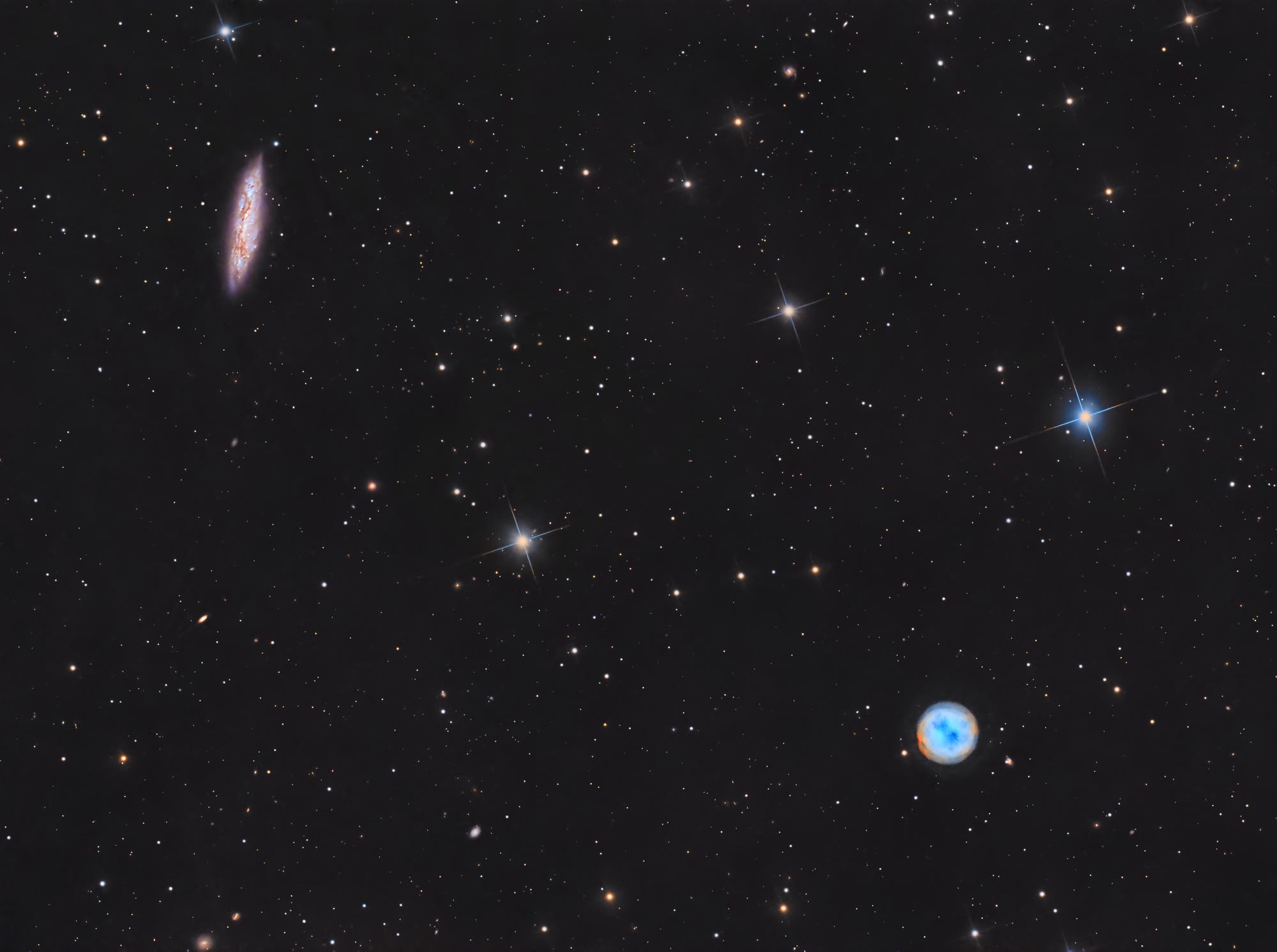 Surfbrettgalaxie (M108) und Eulennebel (M97)