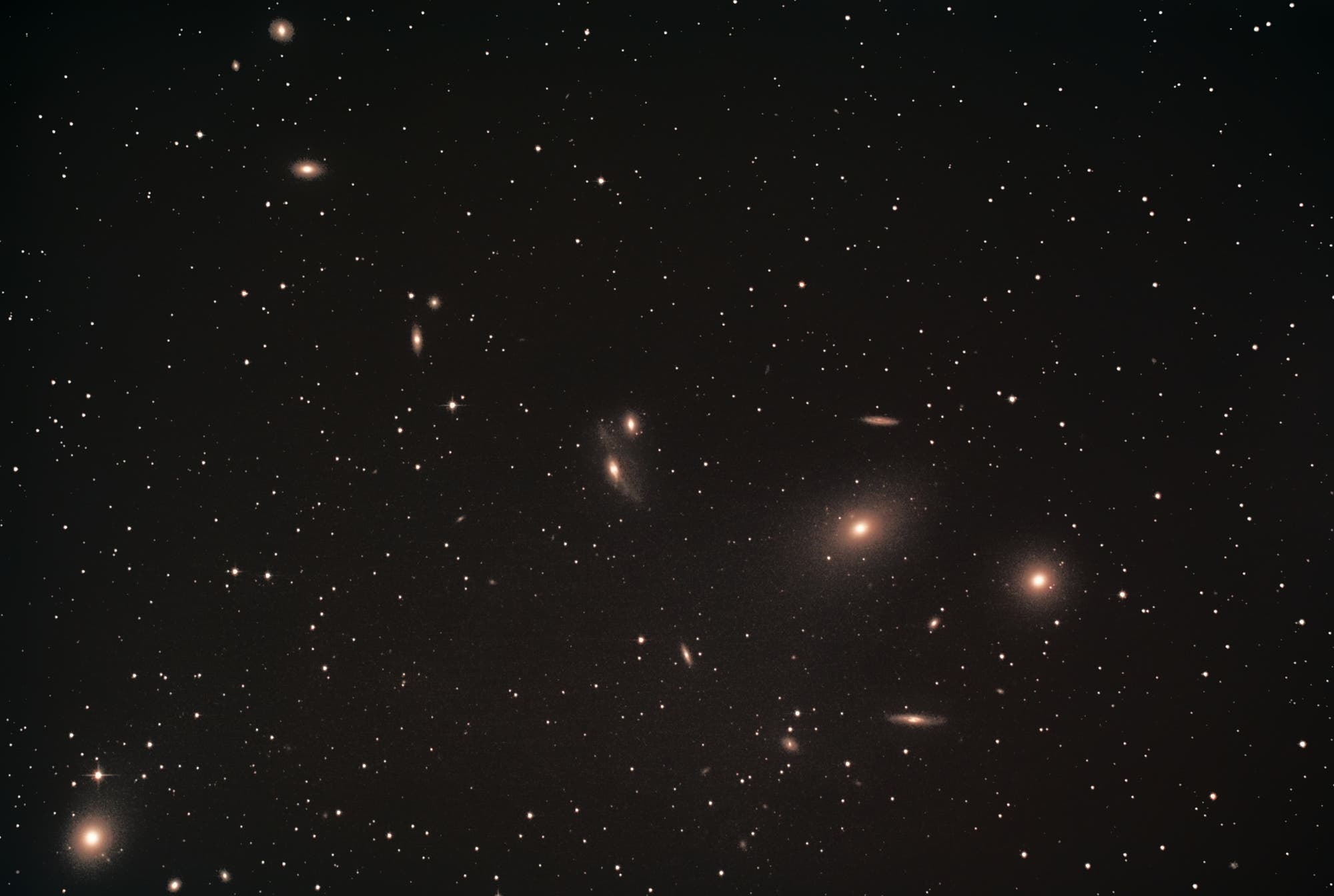 Markarians Galaxienkette im Sternbild Jungfrau 