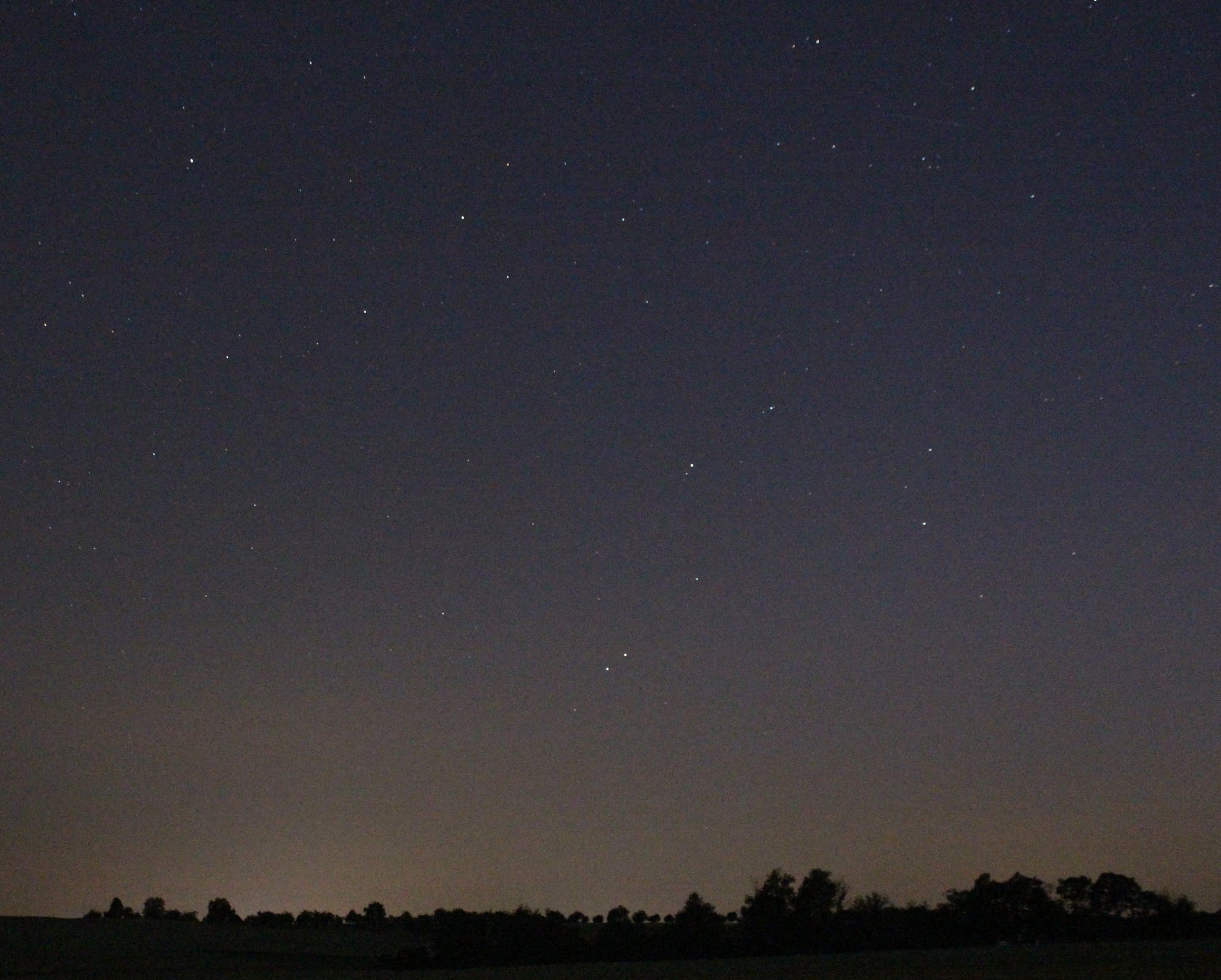 Mars im Sternbild Löwe, nahe Regulus