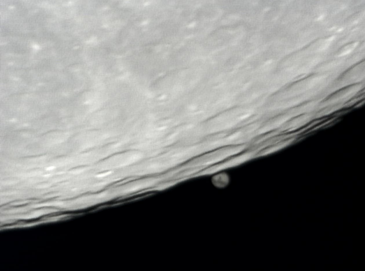 Mond streift Mars, Detail 1
