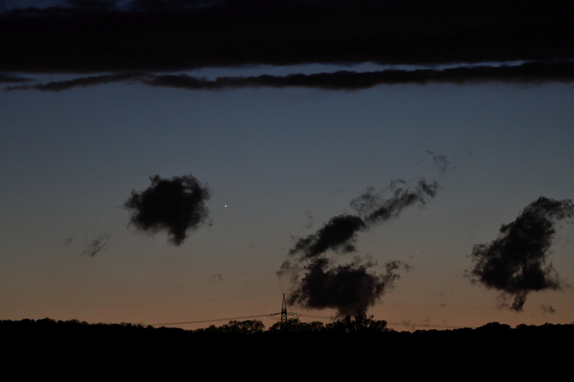 Merkur und Pleiaden am Abendhimmel