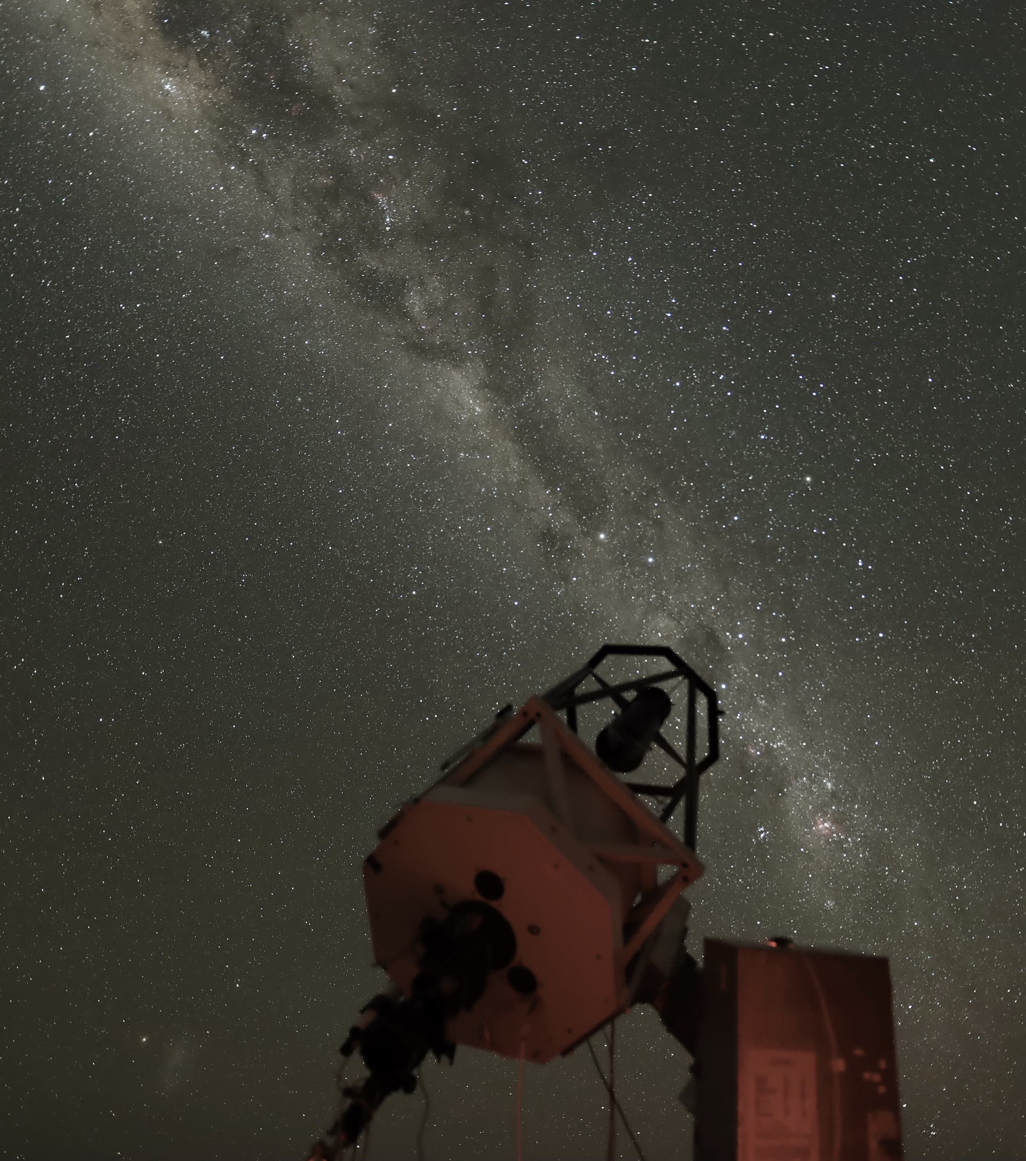 Milchstraße mit Teleskop